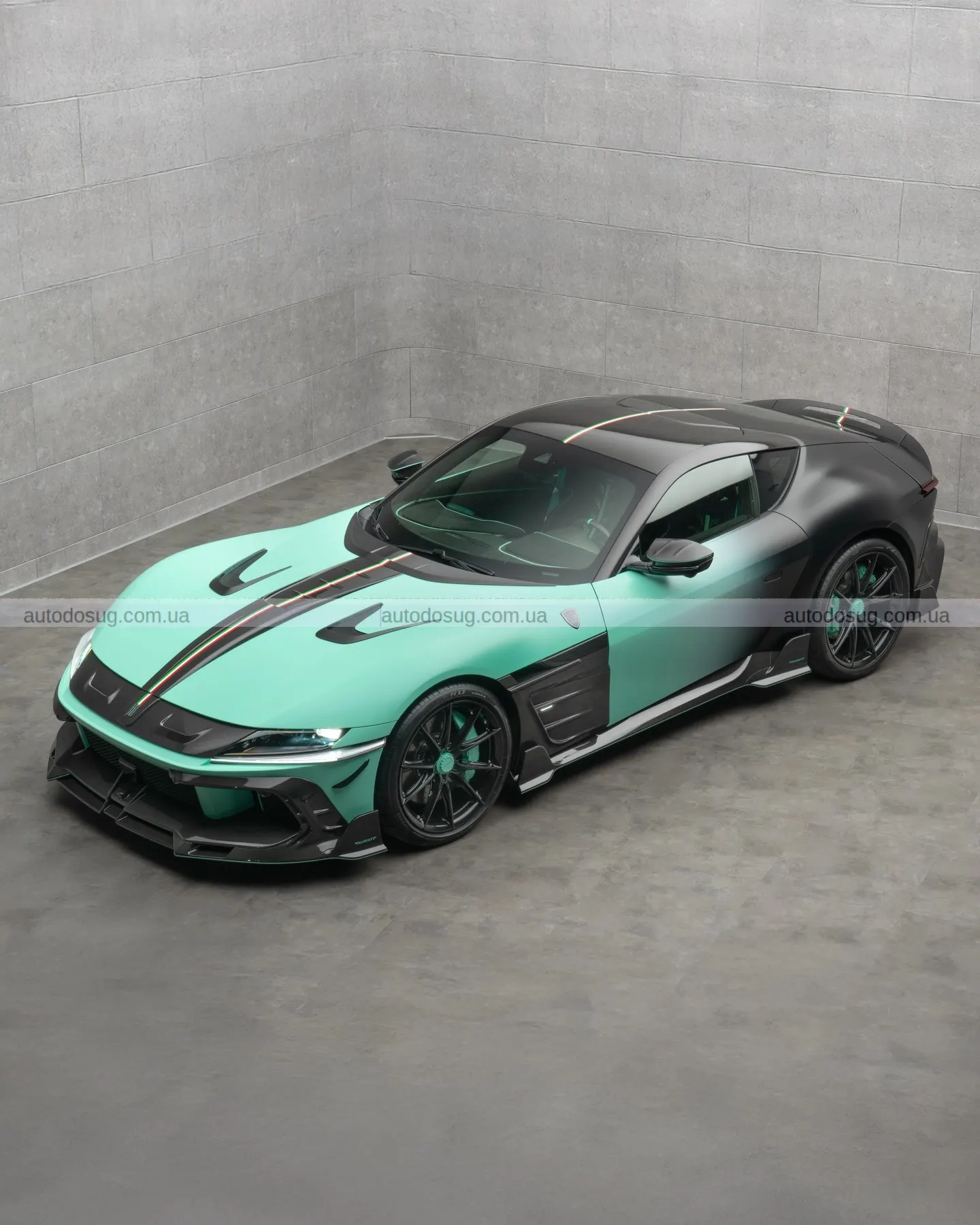 Mansory тюнінгувала Ferrari 12Cilindri, додавши до нього новий карбоновий кузов