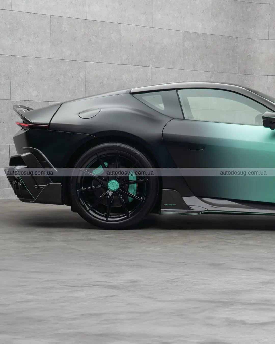 Mansory тюнінгувала Ferrari 12Cilindri, додавши до нього новий карбоновий кузов