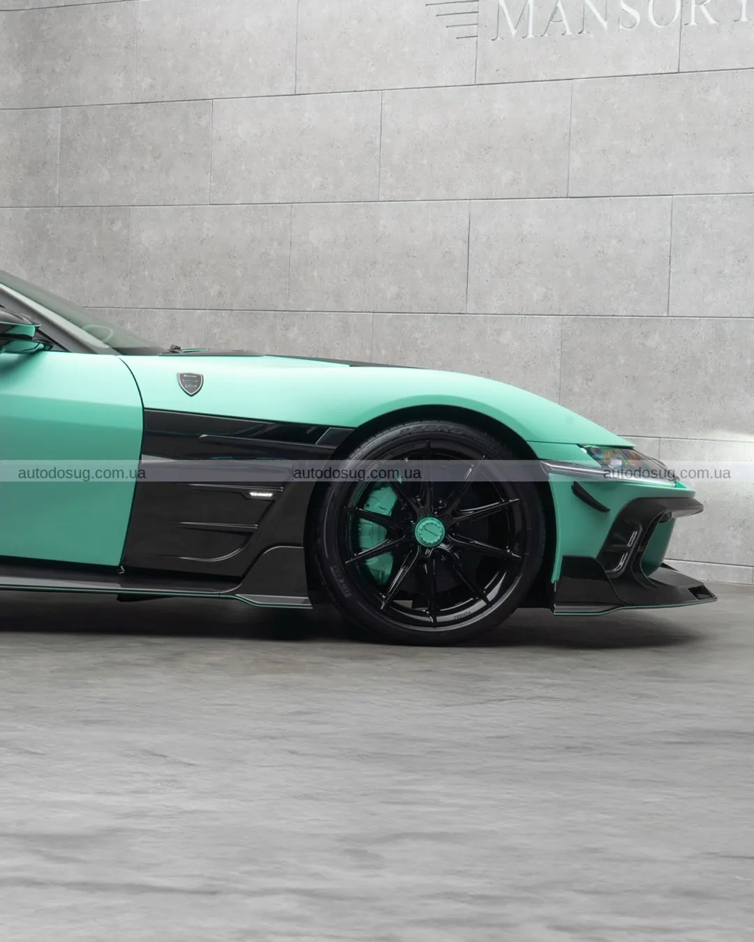 Mansory тюнінгувала Ferrari 12Cilindri, додавши до нього новий карбоновий кузов