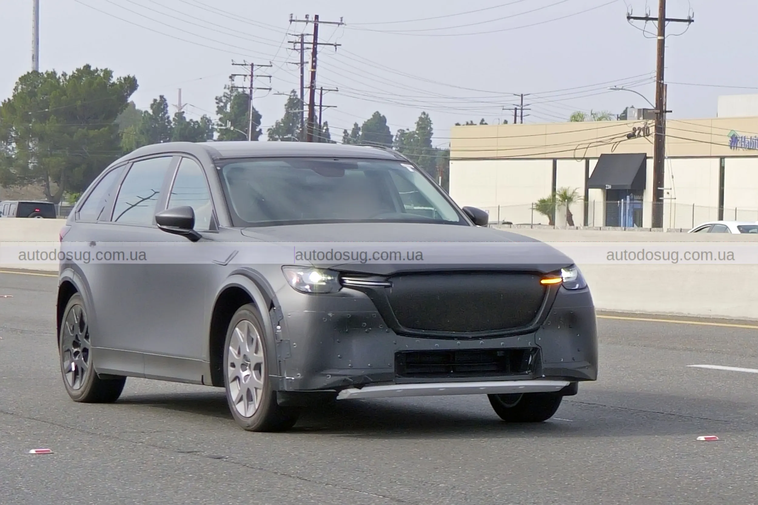 Mazda відкладає масштабну електрифікацію і робить ставку на гібриди