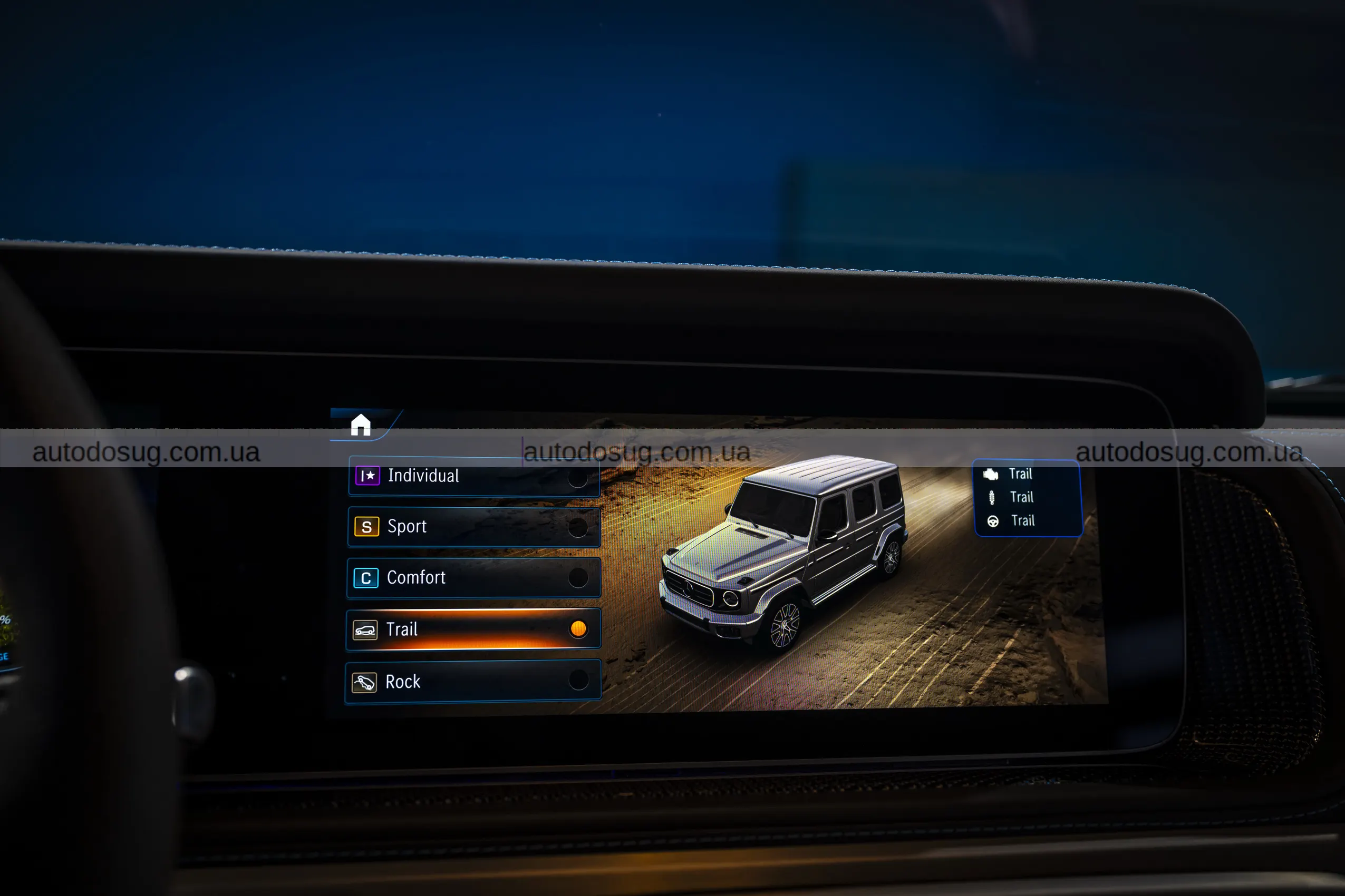 Mercedes дає до $10 000 пільги на електричний G580 EQ