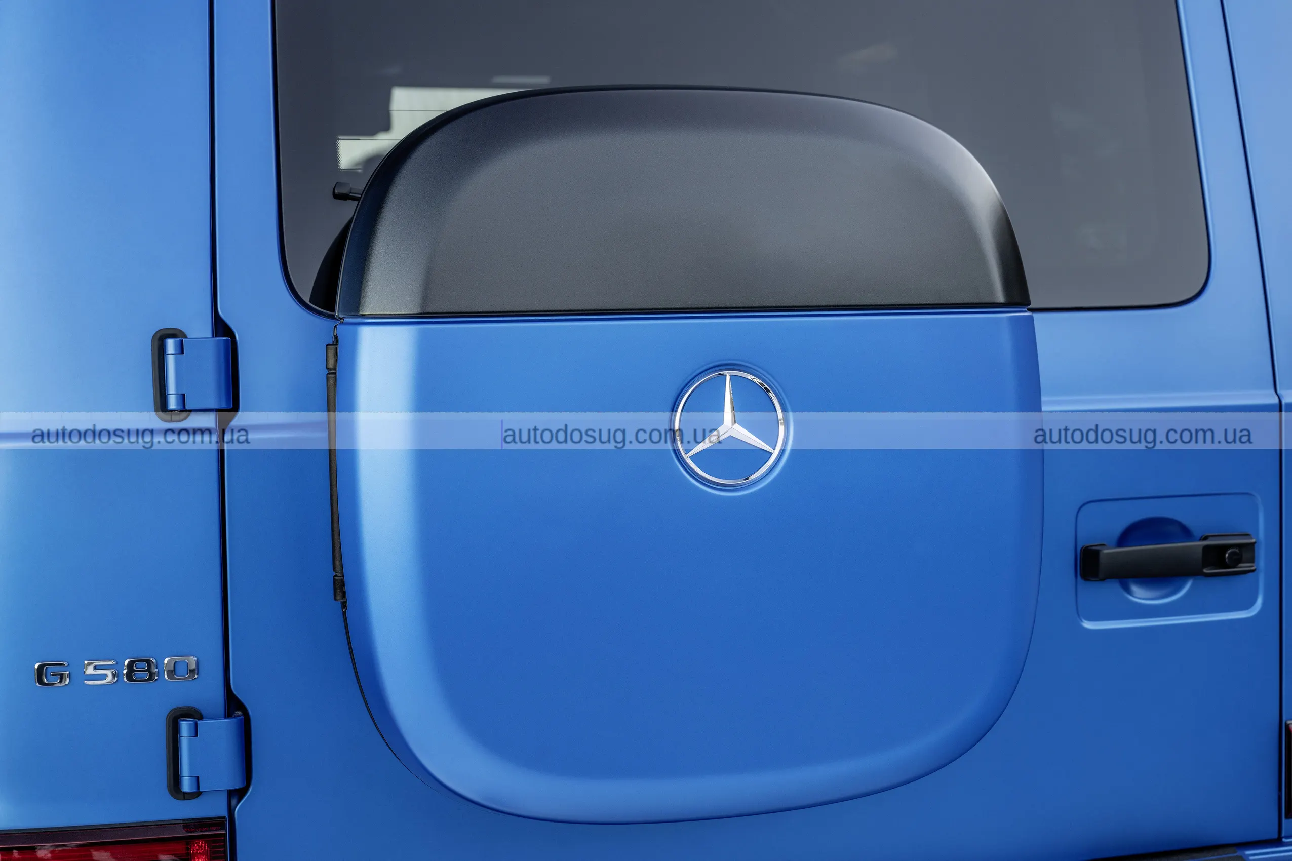 Mercedes дає до $10 000 пільги на електричний G580 EQ