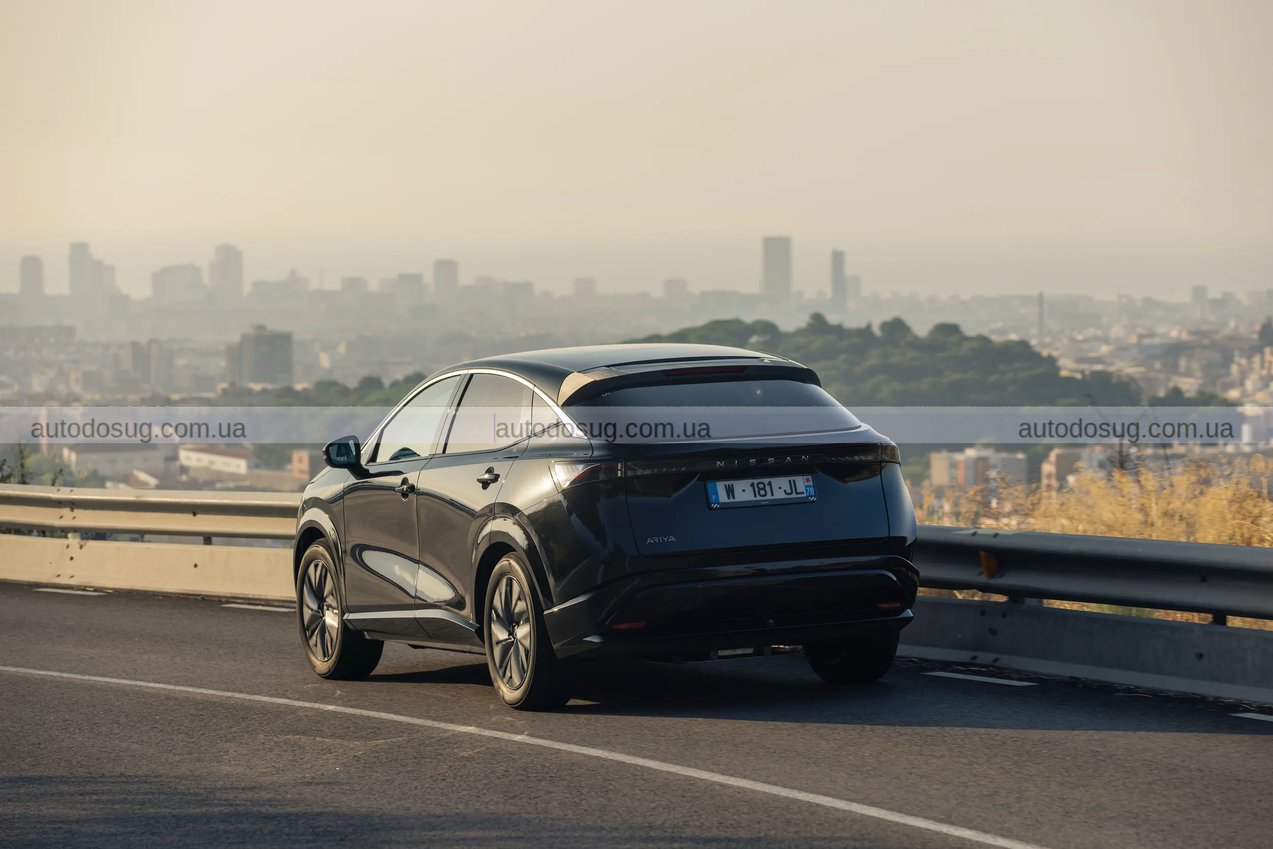 Nissan Ariya перетворює світло сонця на кілометри