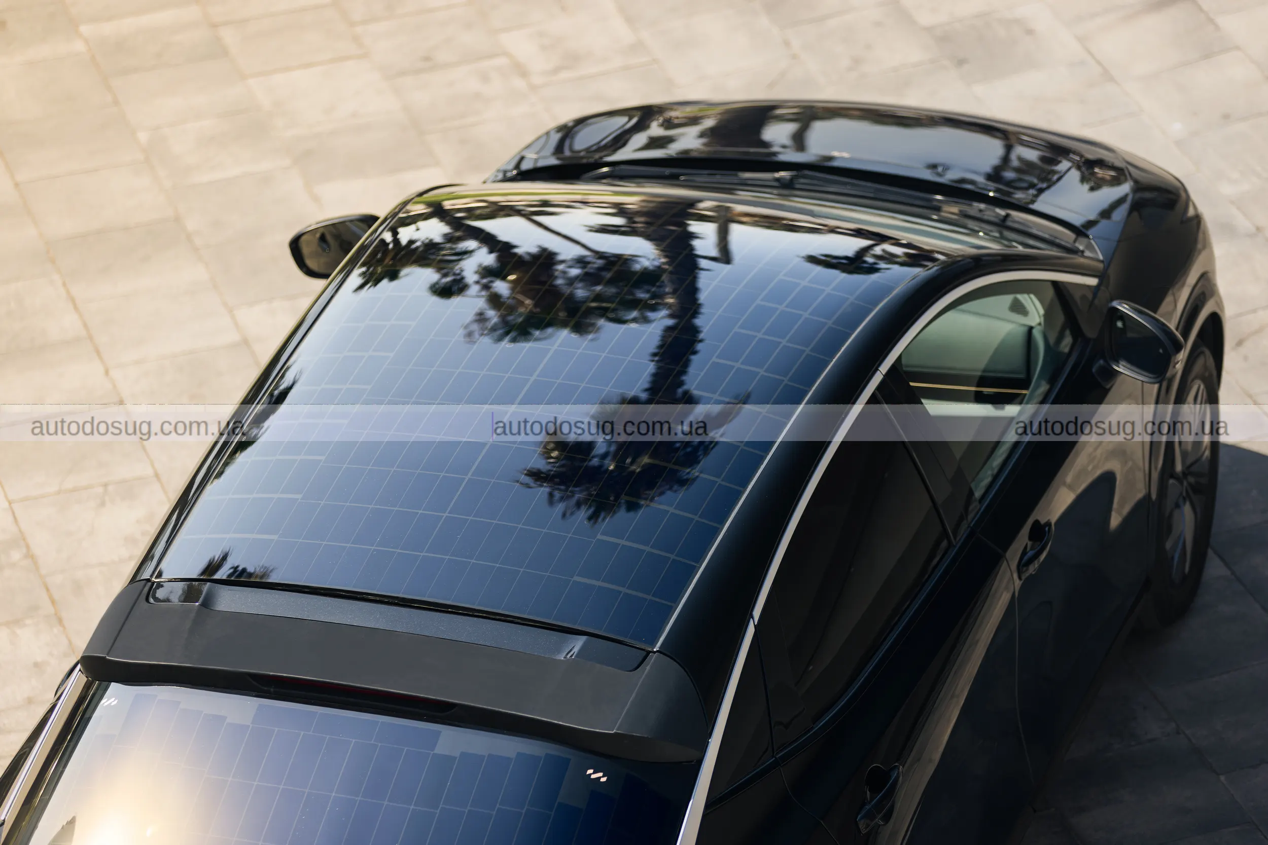 Nissan Ariya перетворює світло сонця на кілометри