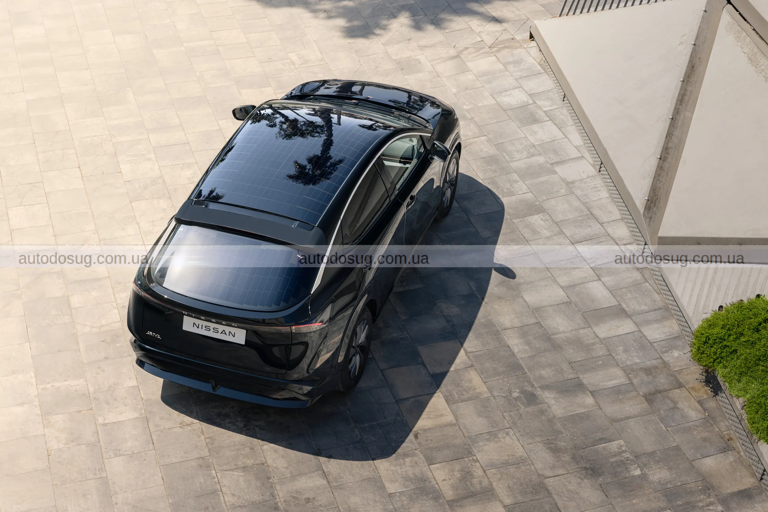 Nissan Ariya перетворює світло сонця на кілометри