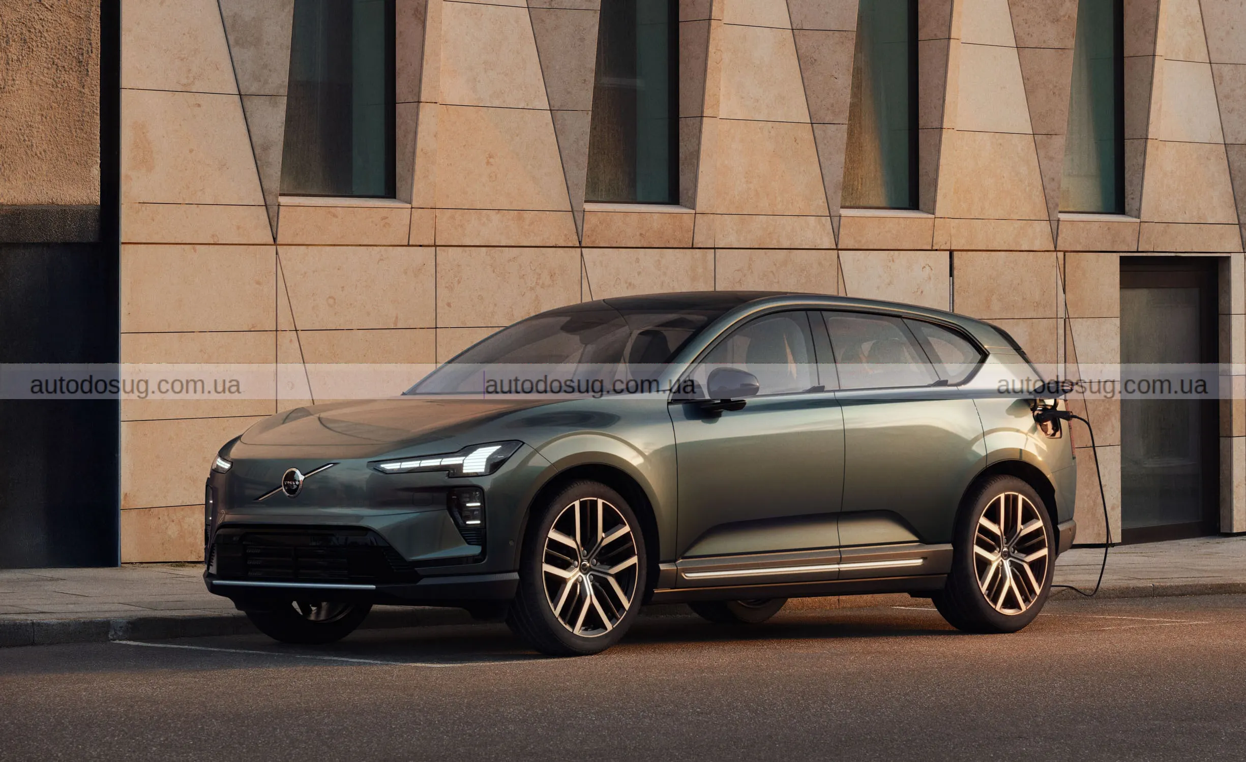 Новий позашляховик Volvo EX60 з запасом ходу 400 миль має новий стандарт дальності й заряджання серед EV