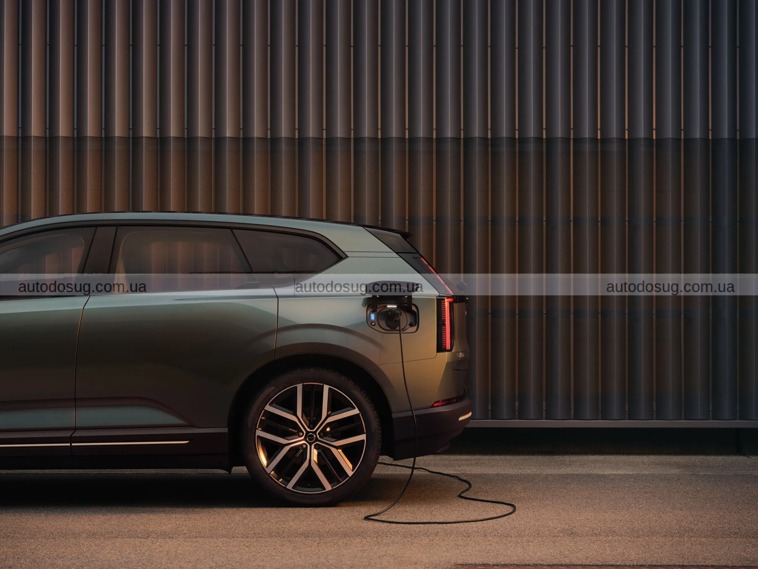 Новий позашляховик Volvo EX60 з запасом ходу 400 миль має новий стандарт дальності й заряджання серед EV