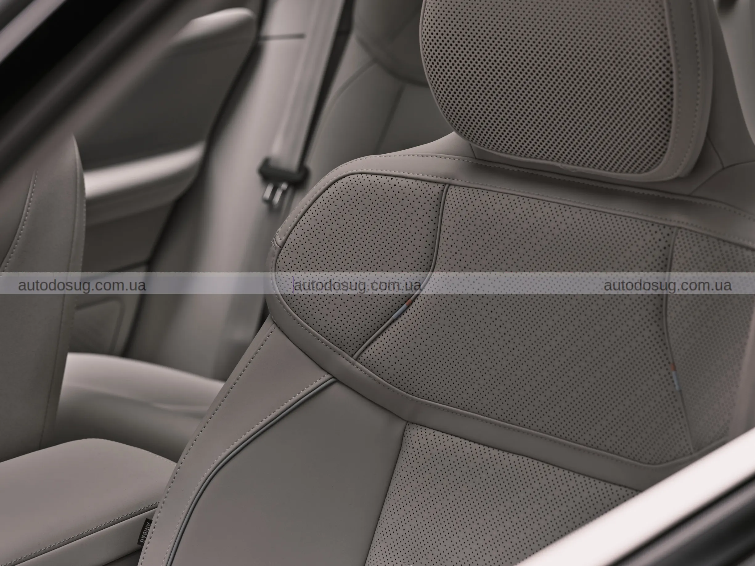 Новий позашляховик Volvo EX60 з запасом ходу 400 миль має новий стандарт дальності й заряджання серед EV