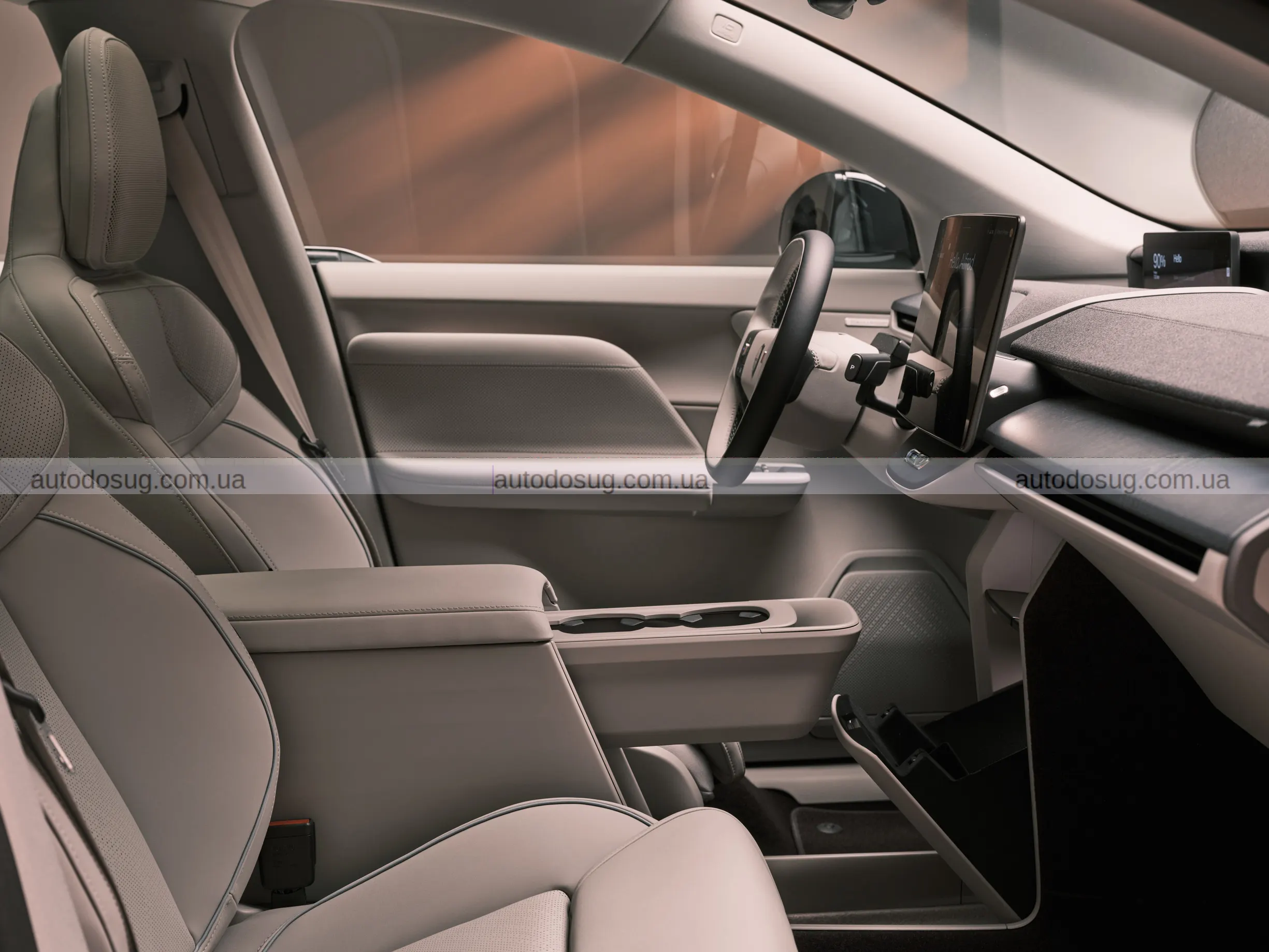 Новий позашляховик Volvo EX60 з запасом ходу 400 миль має новий стандарт дальності й заряджання серед EV