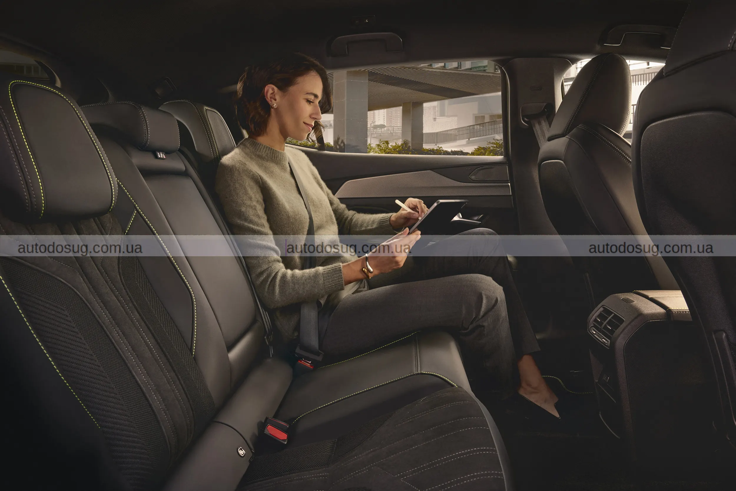 Peugeot 408 2026 виходить на сцену з новим обличчям