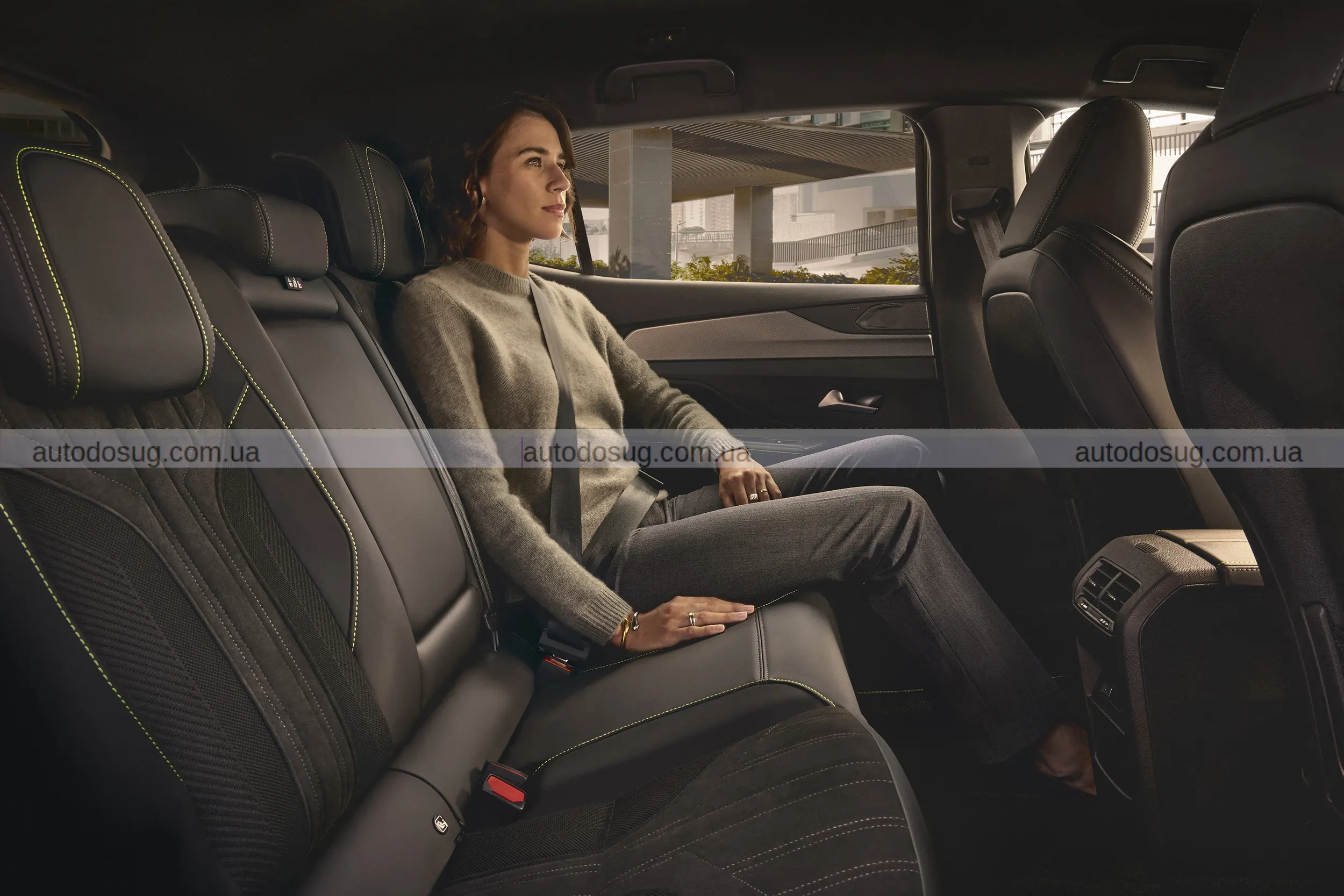 Peugeot 408 2026 виходить на сцену з новим обличчям