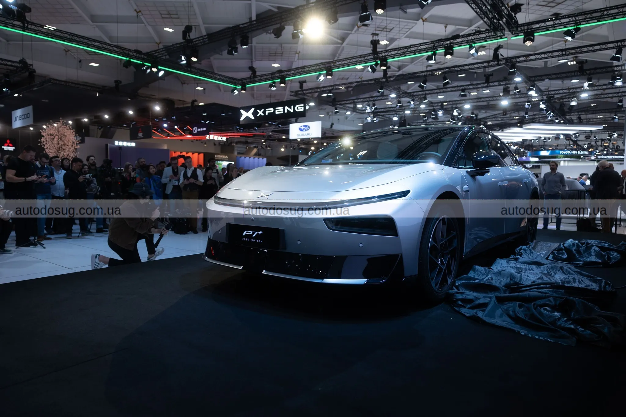 Премʼєра XPeng P7+ у Європі кидає новий виклик для VW ID.7