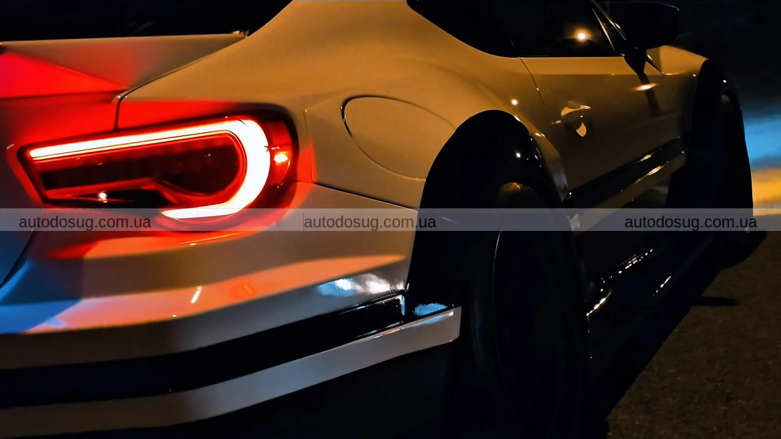 Toyota 86 перетворили на ретро-AE86 з висувними фарами та представили на Токійському автосалоні 2026