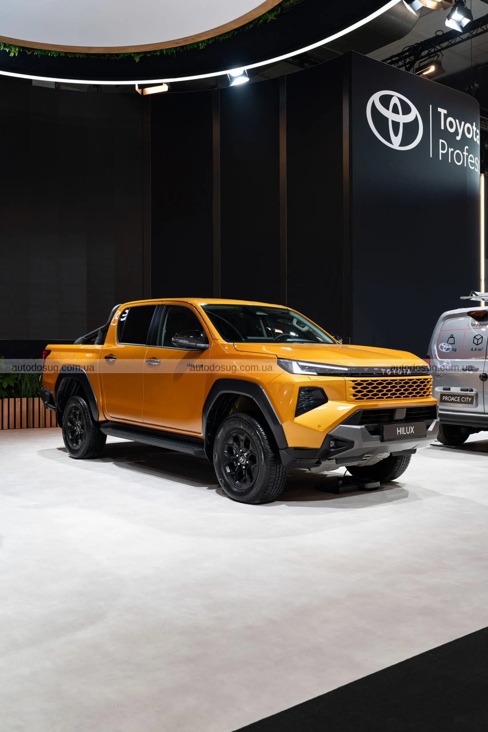 Toyota дебютує з електричним пікапом Hilux EV 2026