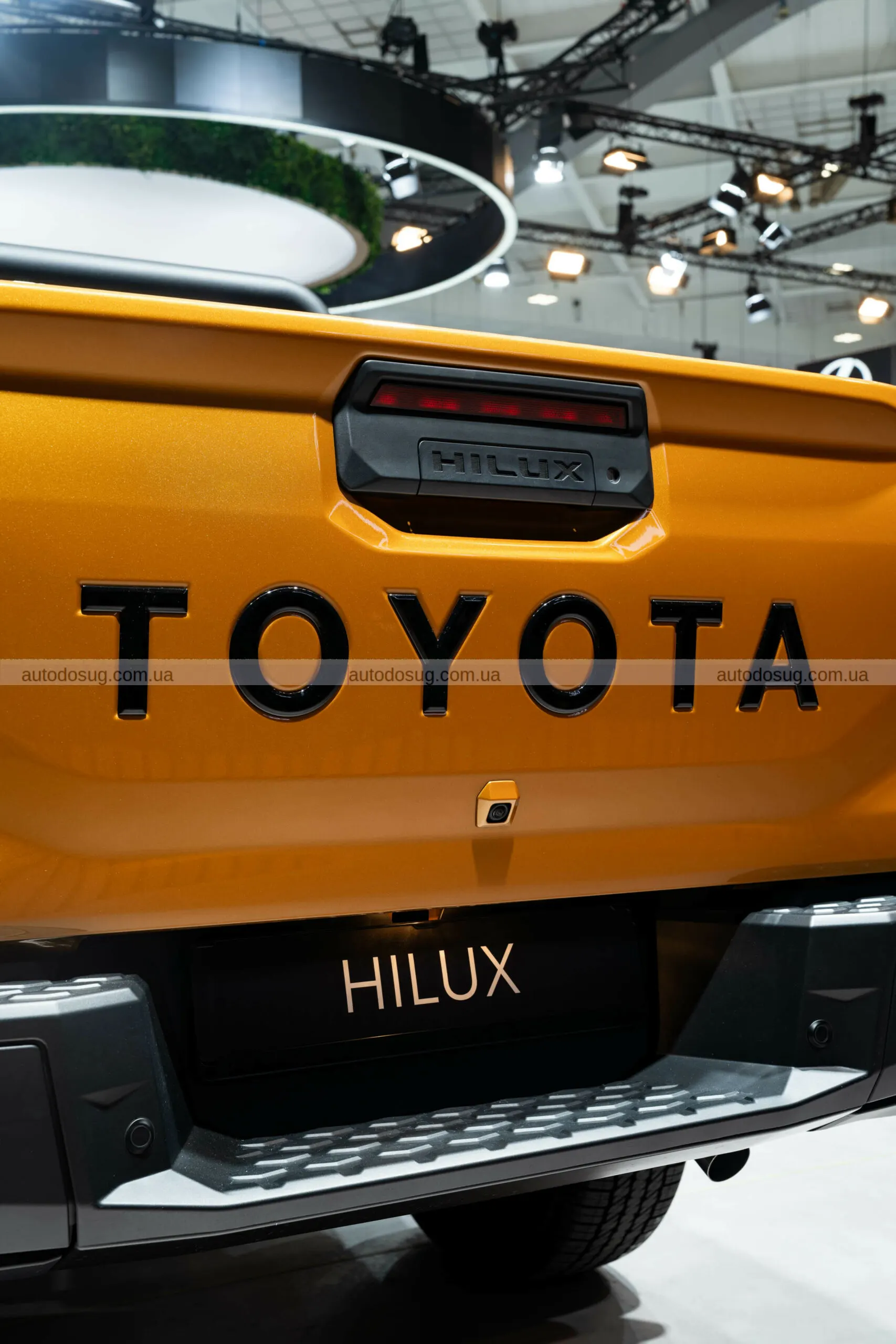Toyota дебютує з електричним пікапом Hilux EV 2026