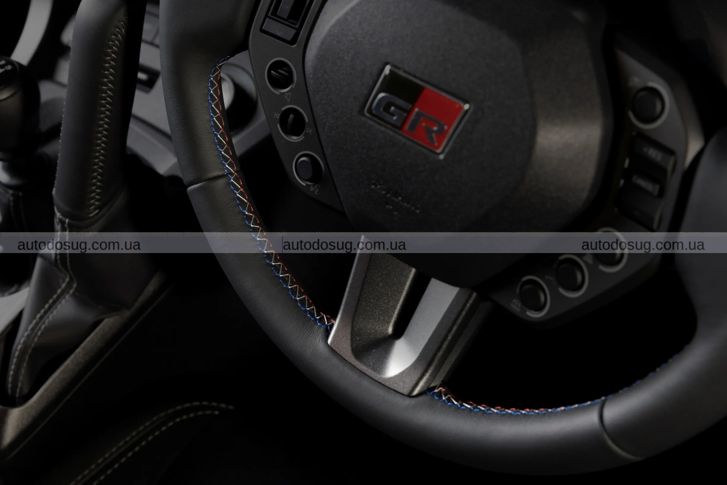 Toyota GR Yaris має режими «Seb» та «Morizo», і обидва створені для поганої поведінки