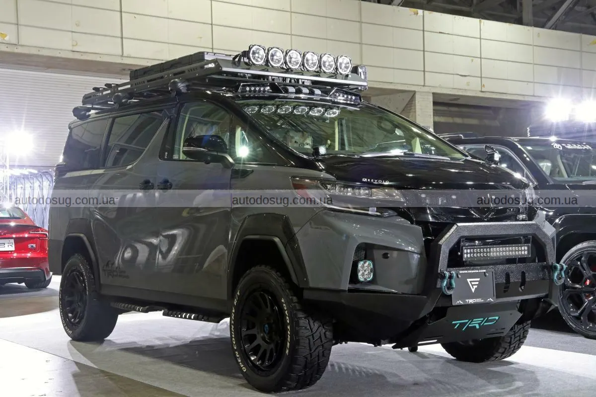 Toyota перетворює сімейний мінівен на Land Cruiser для асфальту й легкого бездоріжжя