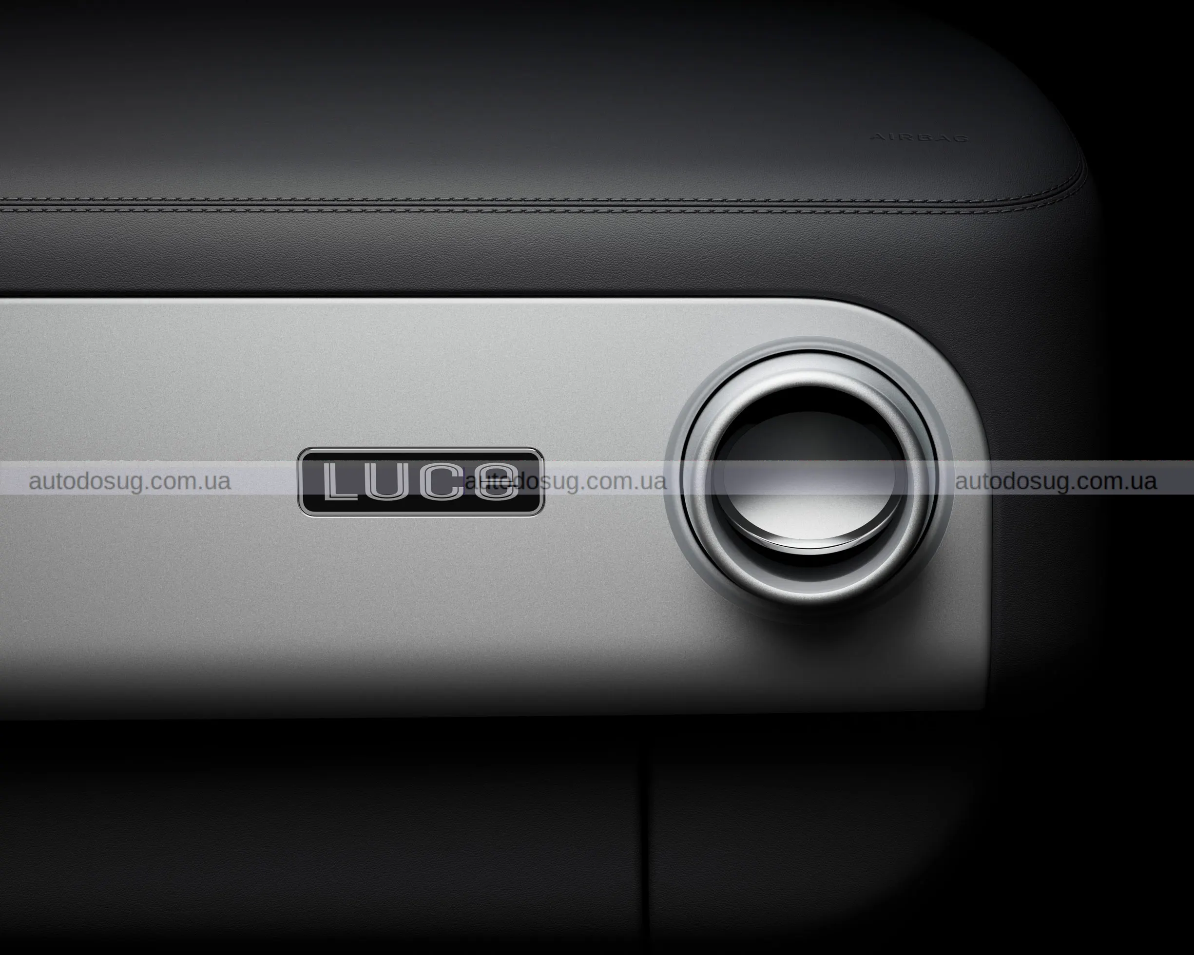 Електромобіль Ferrari Luce EV має скляний ключ та дивні кнопки