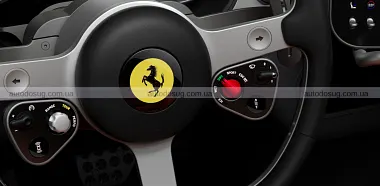 Електромобіль Ferrari Luce EV має скляний ключ та дивні кнопки