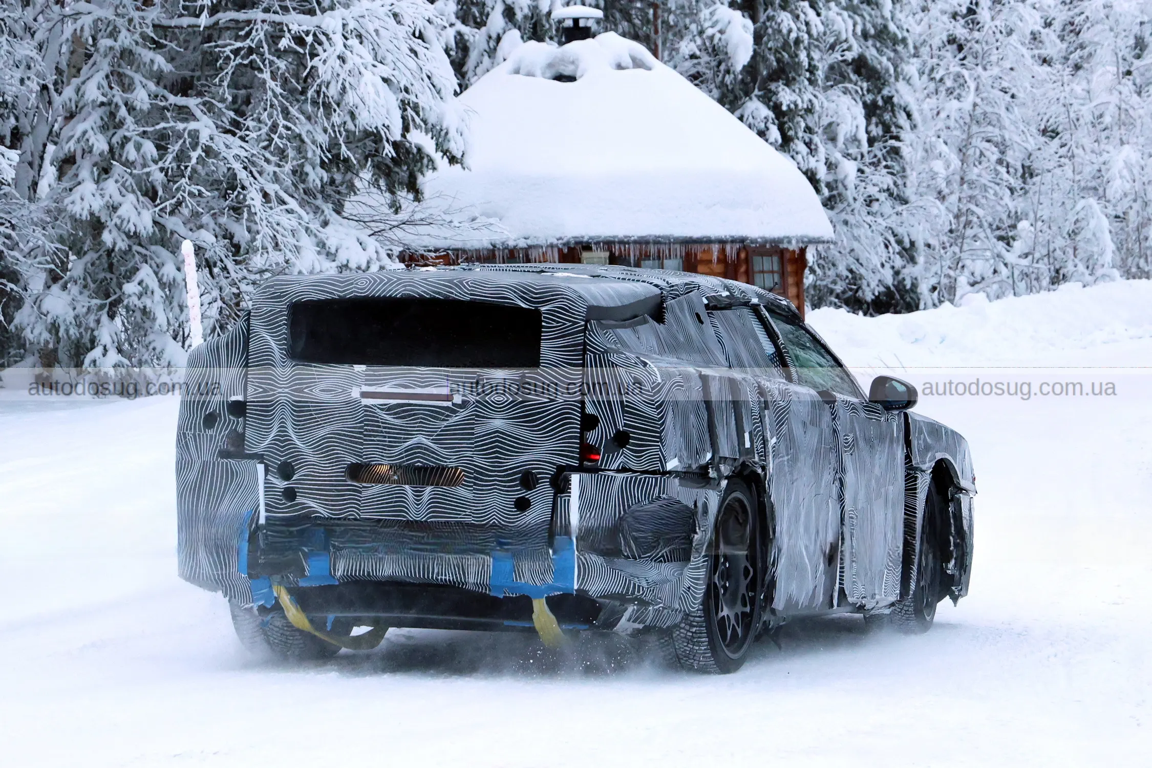 Ferrari будує сміливий дизайн для першого електрокара Luce