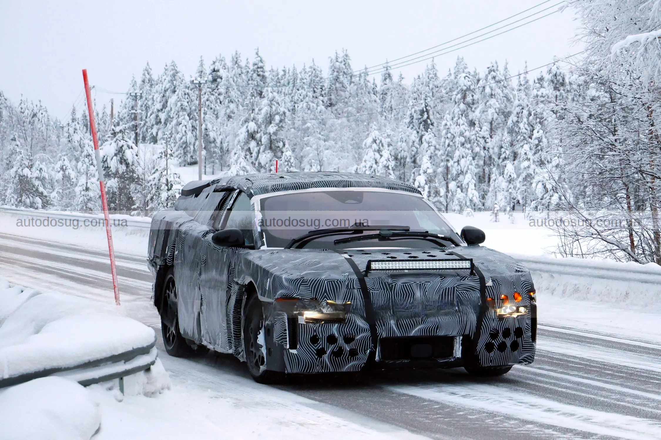 Ferrari будує сміливий дизайн для першого електрокара Luce