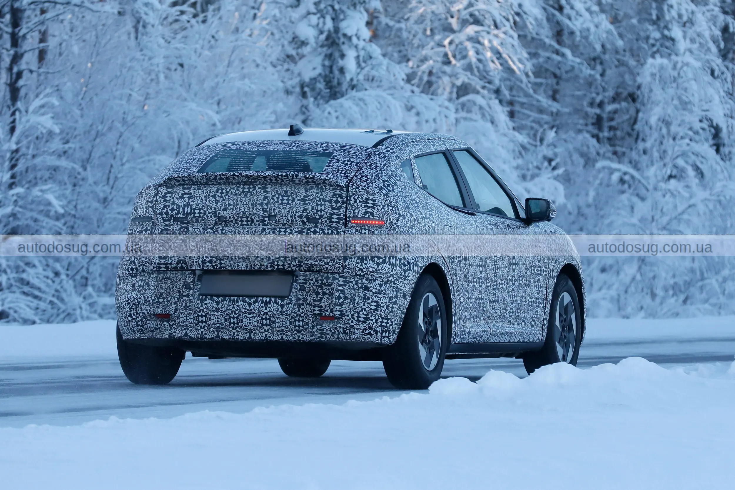 Hyundai Ioniq 3 зійшов із маскування і готується змінити уявлення про компактні EV