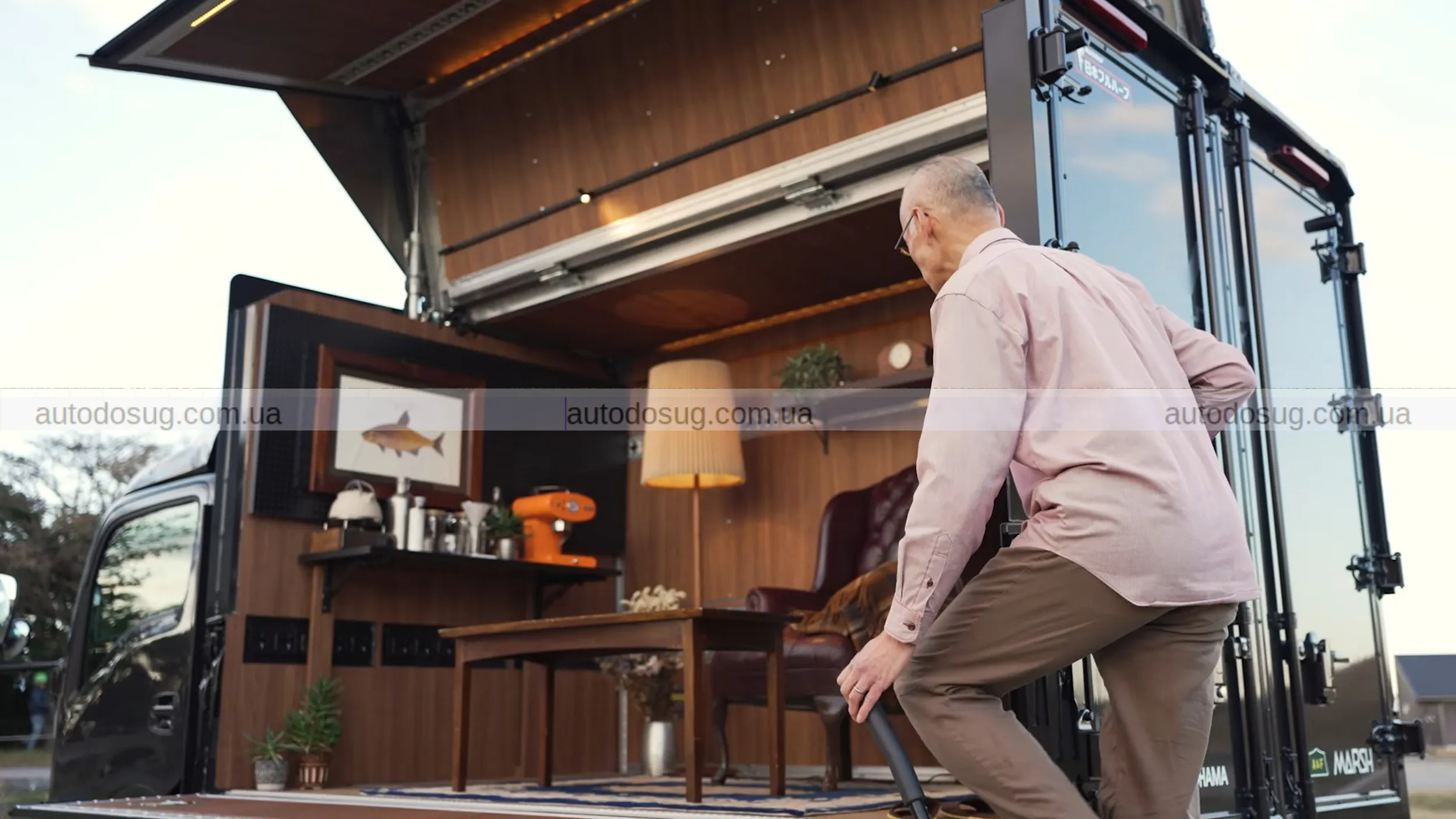 Isuzu Elf Concept перетворює утилітарний фургон у стильний простір для життя