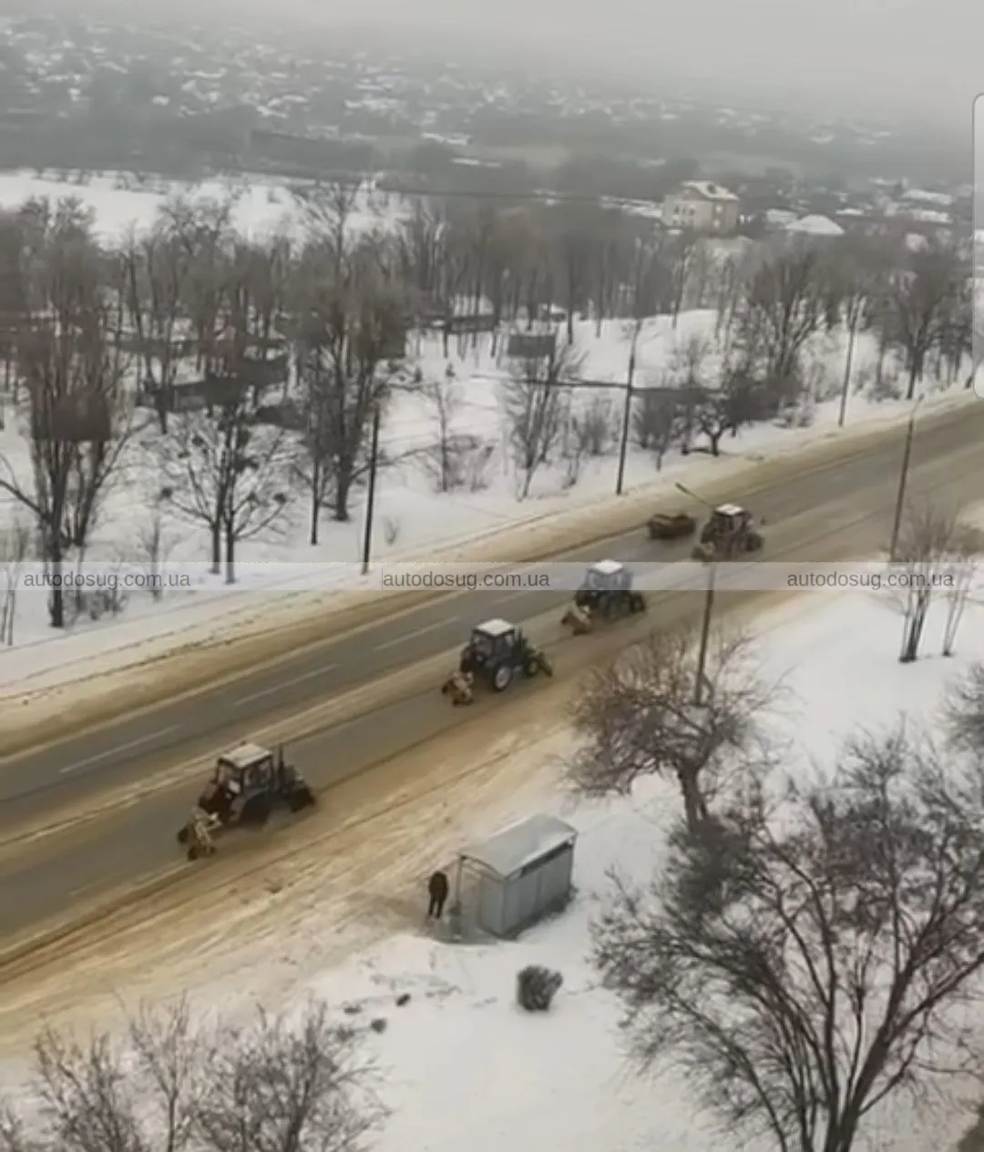 Харківський сніг не справляється з харківськими комунальниками — як чистять сніг у Харкові