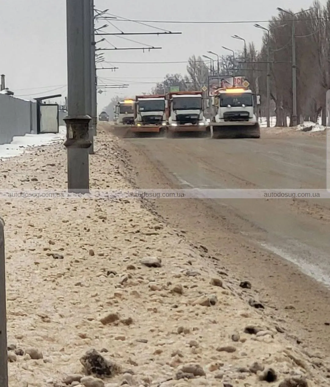 Харківський сніг не справляється з харківськими комунальниками — як чистять сніг у Харкові