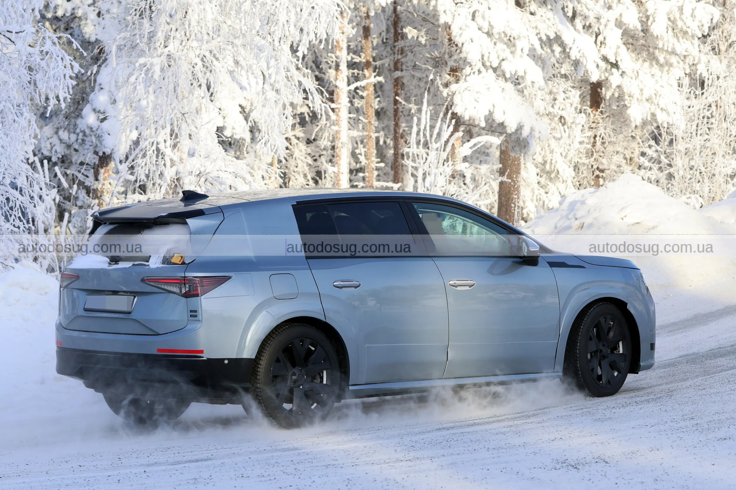 Škoda представляє електричний SUV Peaq із характером і технологіями