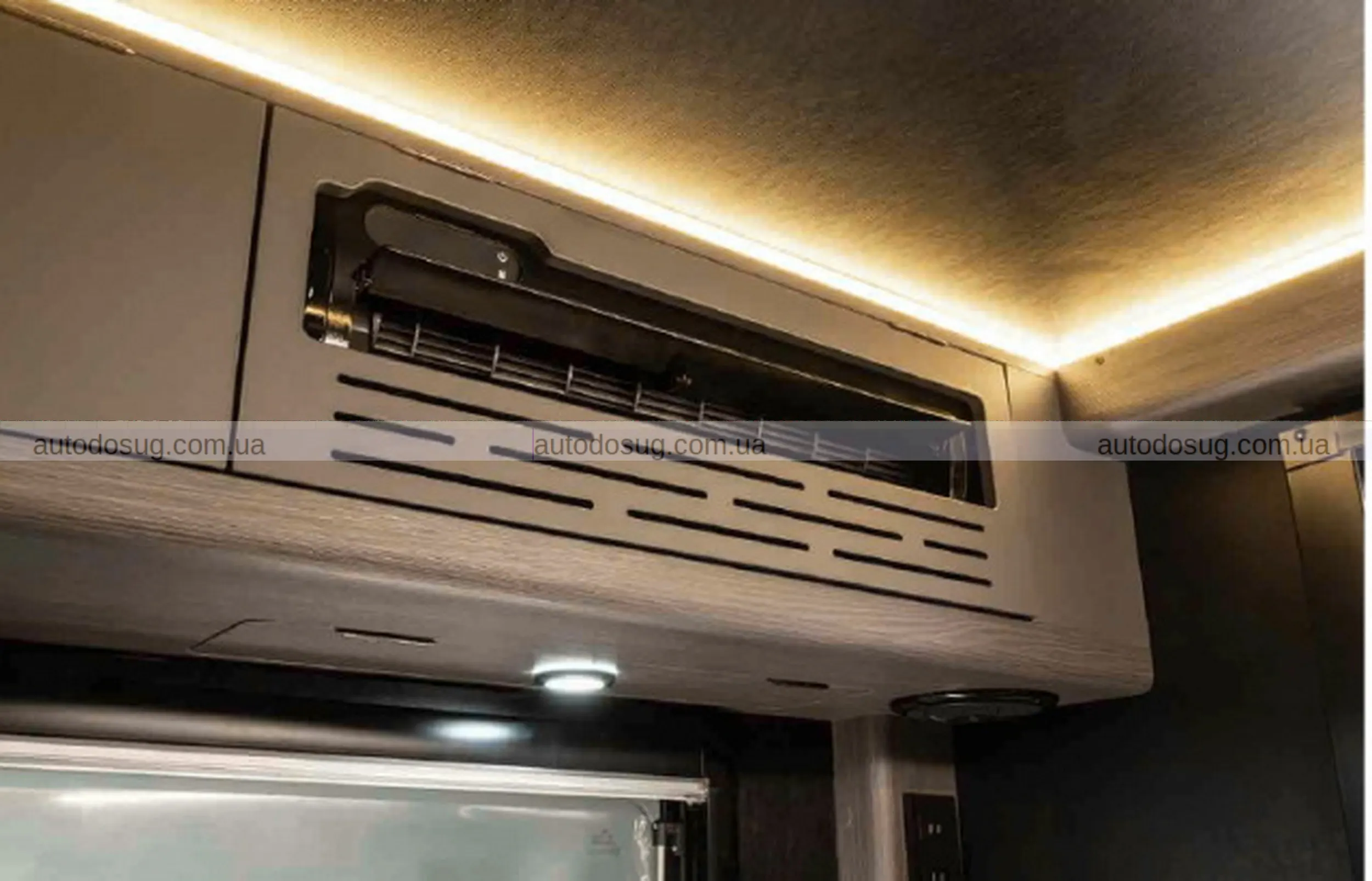 Крихітна вантажівка Kei стає справжнім крихітним будинком на колесах