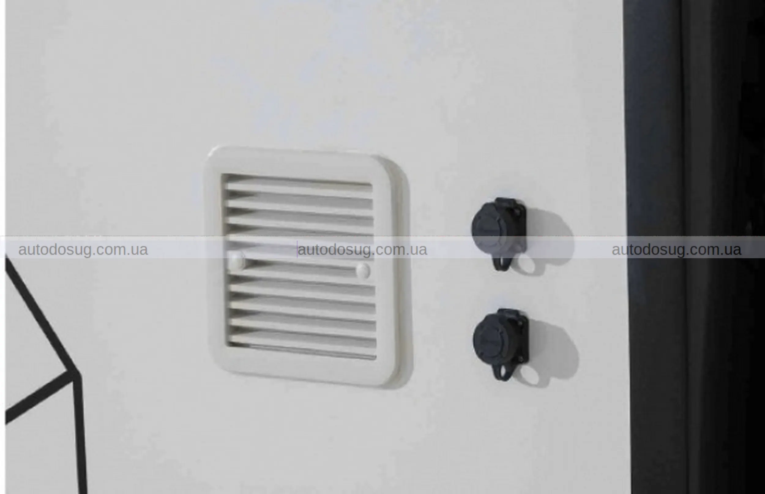 Крихітна вантажівка Kei стає справжнім крихітним будинком на колесах