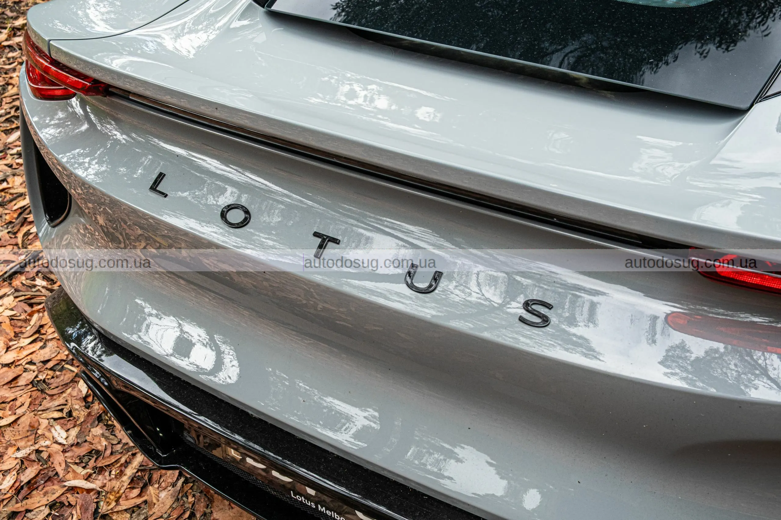 Lotus Emira Turbo SE підкорює трасу і серце