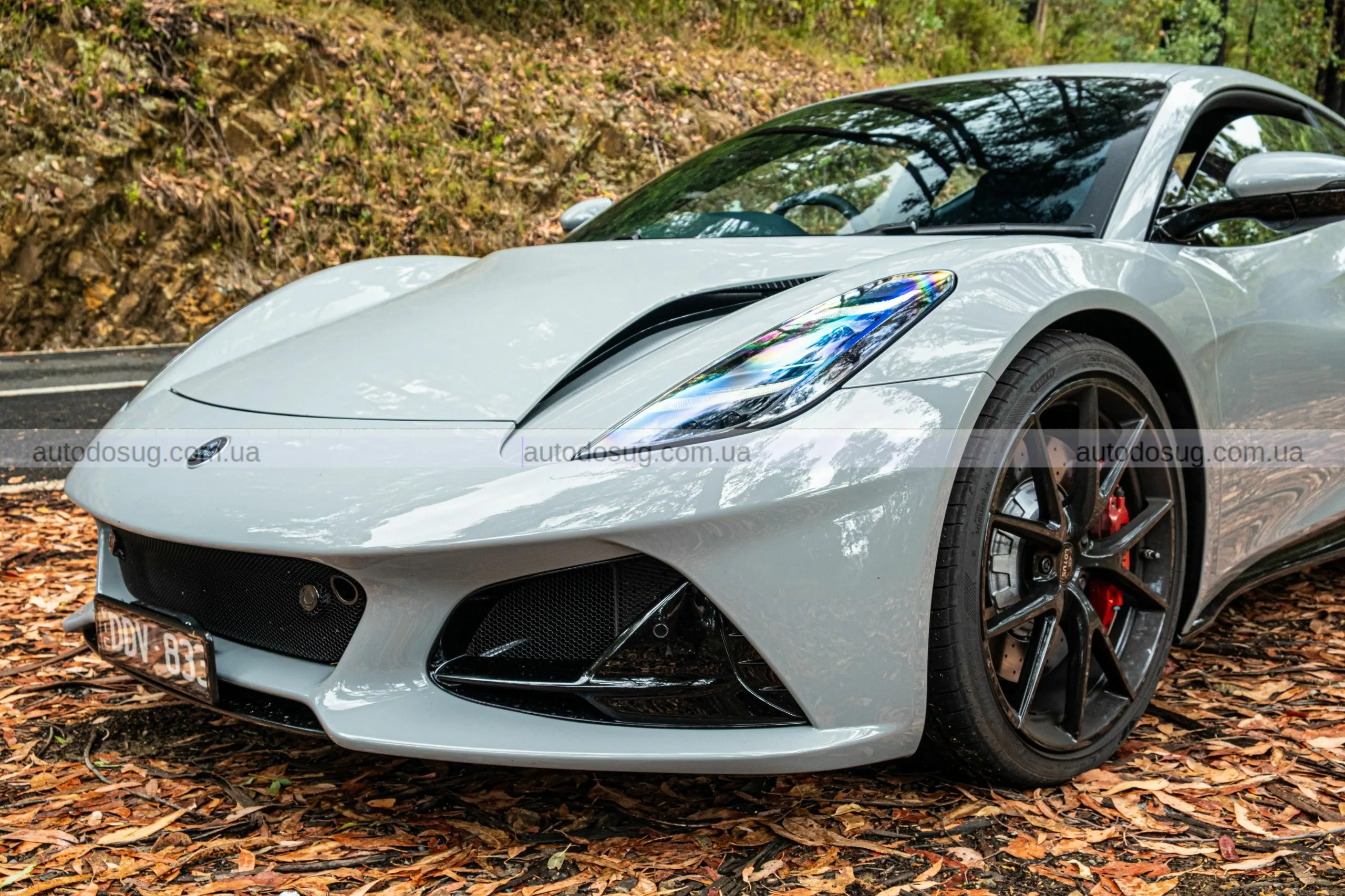 Lotus Emira Turbo SE підкорює трасу і серце