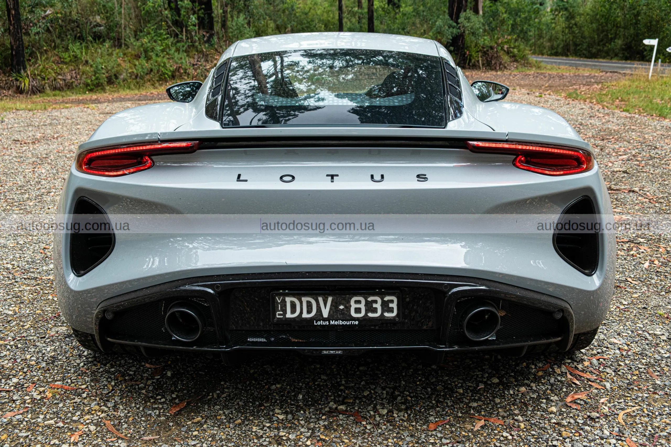 Lotus Emira Turbo SE підкорює трасу і серце