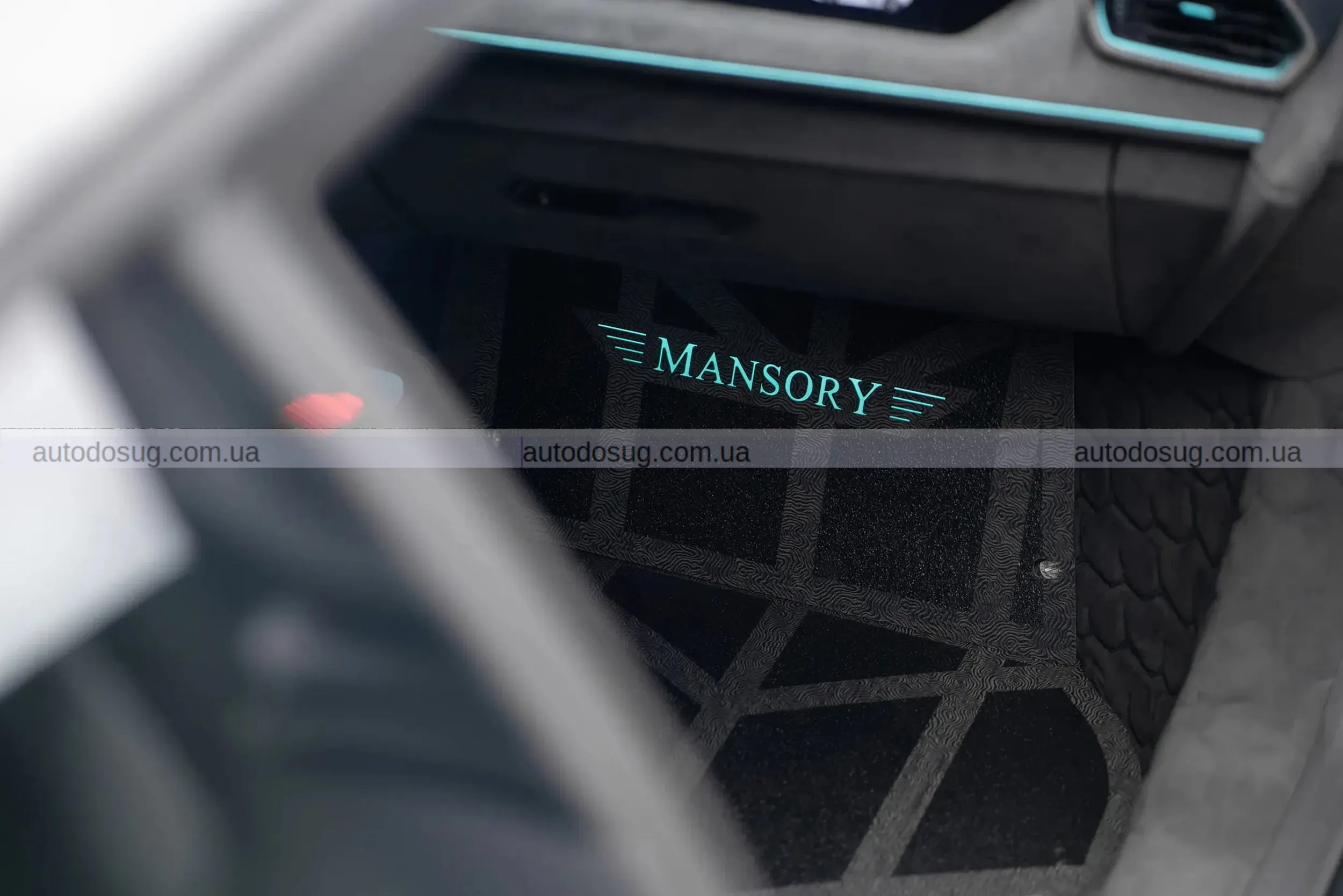 Mansory перетворює Lamborghini Revuelto на карбоновий монстр Carbonado X