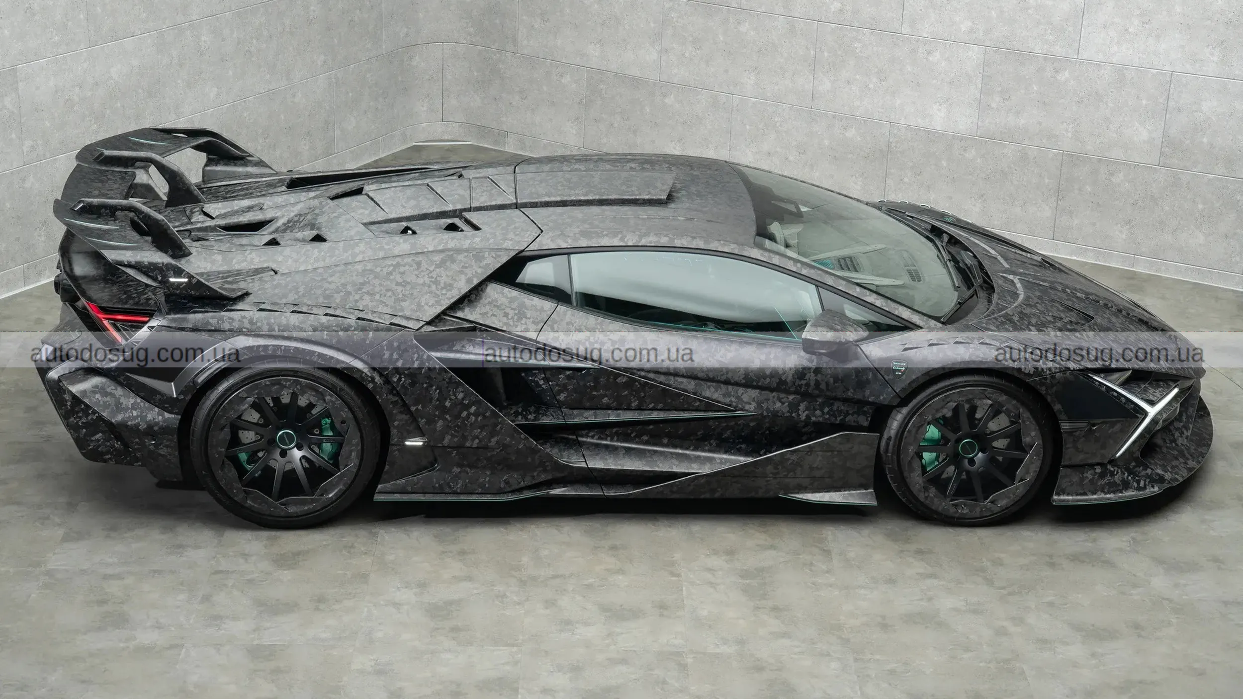 Mansory перетворює Lamborghini Revuelto на карбоновий монстр Carbonado X