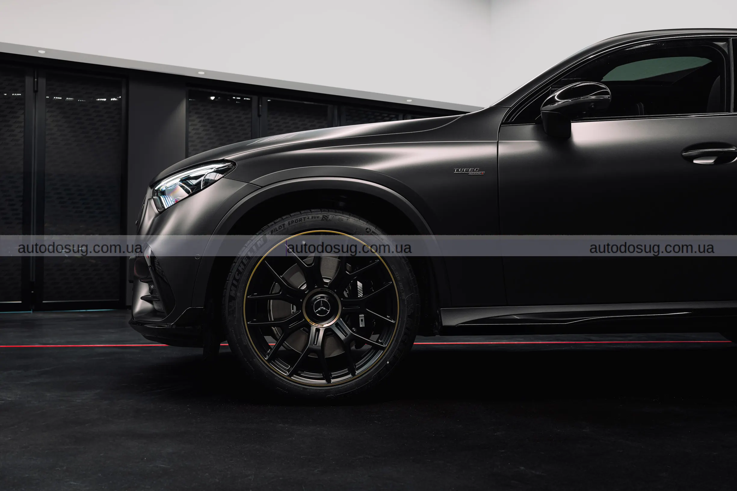 Mercedes-AMG готує новий GLC 53 з «шісткою» під капотом