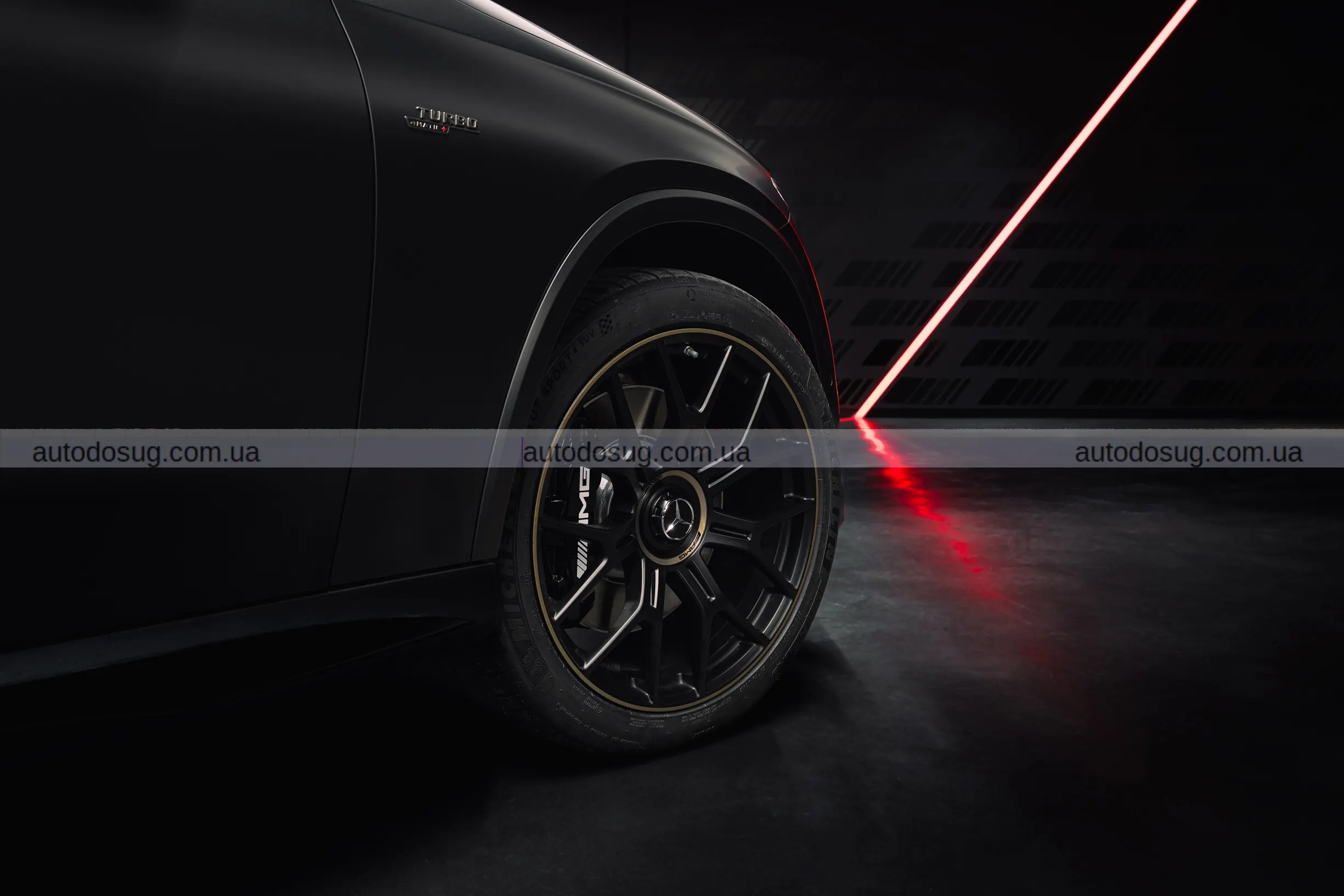 Mercedes-AMG готує новий GLC 53 з «шісткою» під капотом