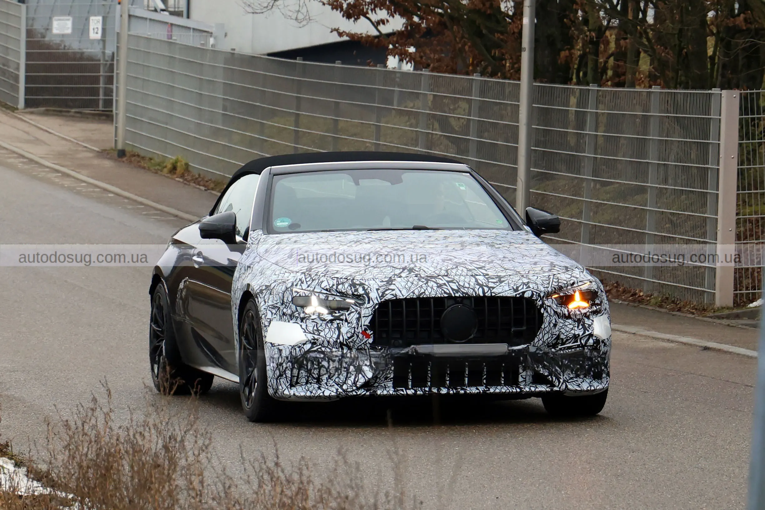 Mercedes-AMG готує оновлений CLE 63 Convertible