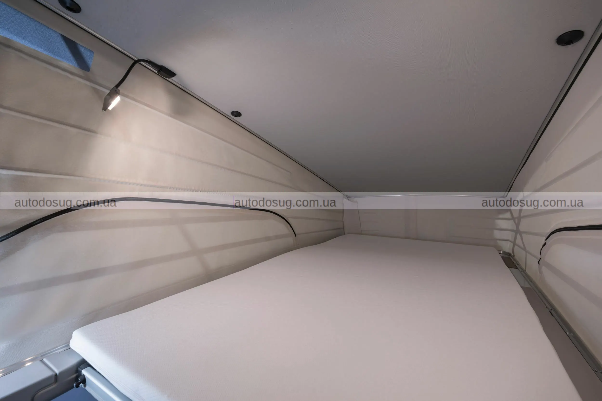 Mercedes перетворює фургон на справжній мобільний дім для життєвих пригод