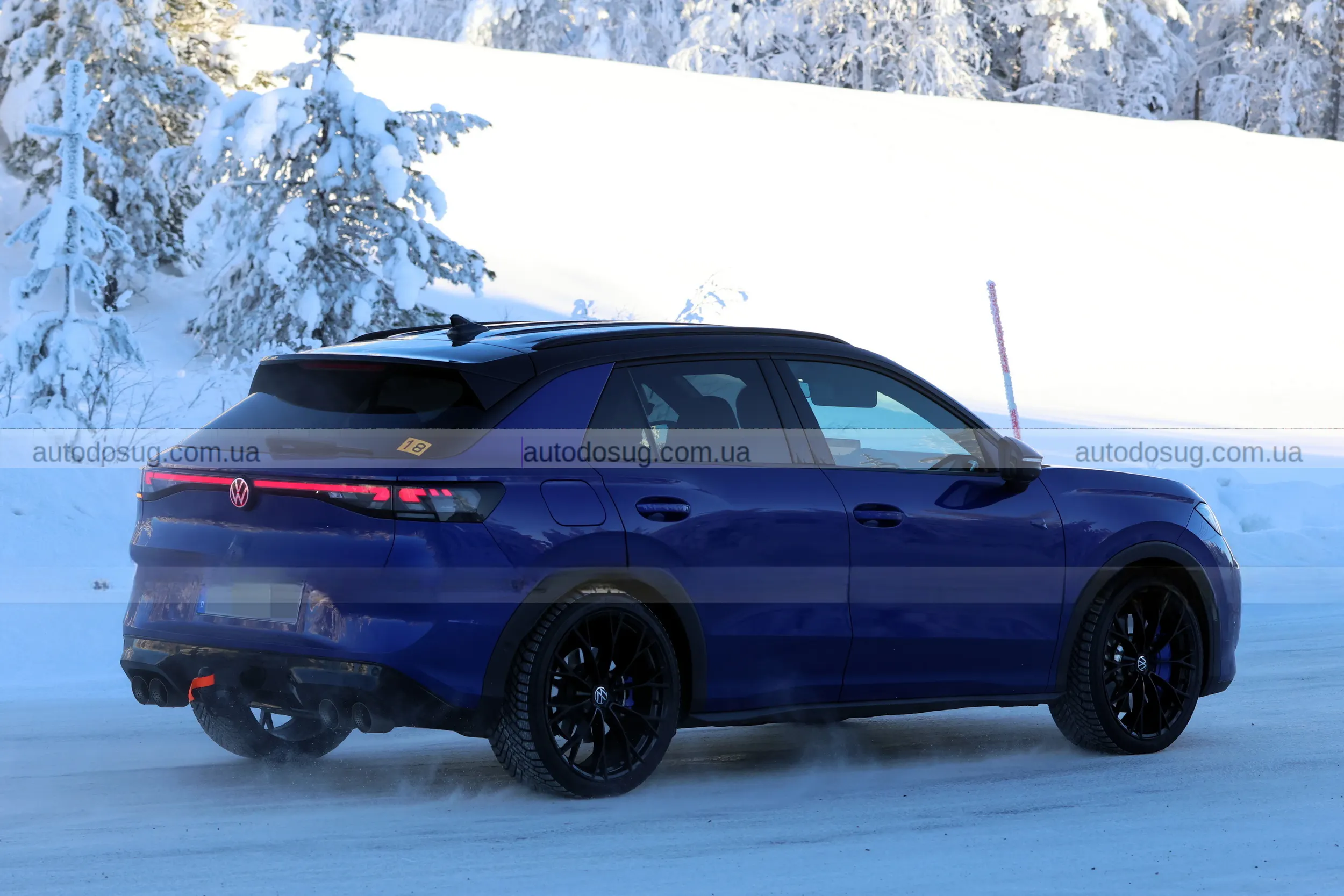 Наступний VW T-Roc R помітили у мінімальному камуфляжі