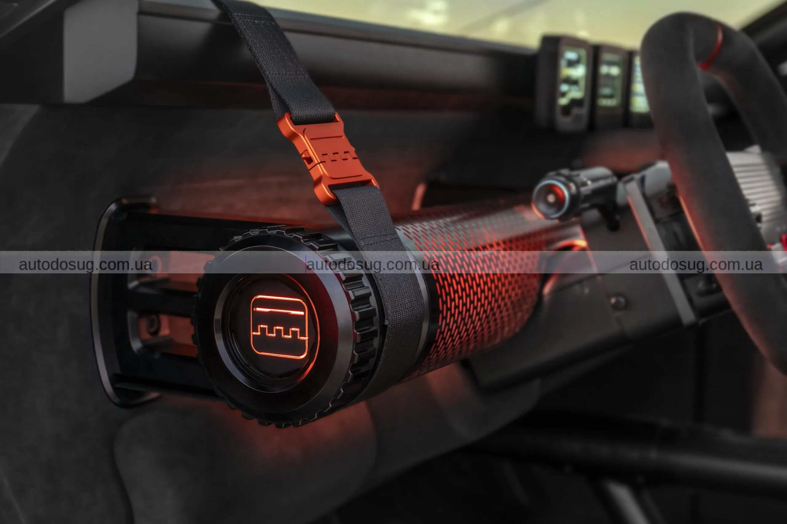 Новий Hyundai Tucson перейняв квадратний стиль та має голосове керування