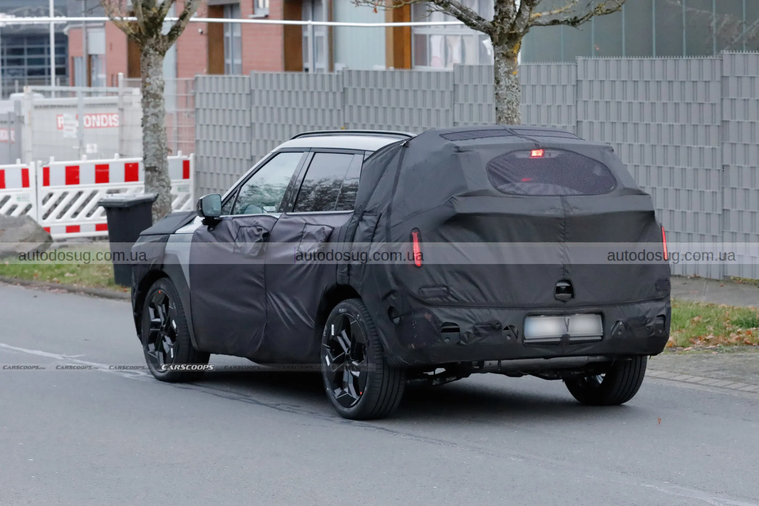 Новий Hyundai Tucson перейняв квадратний стиль та має голосове керування