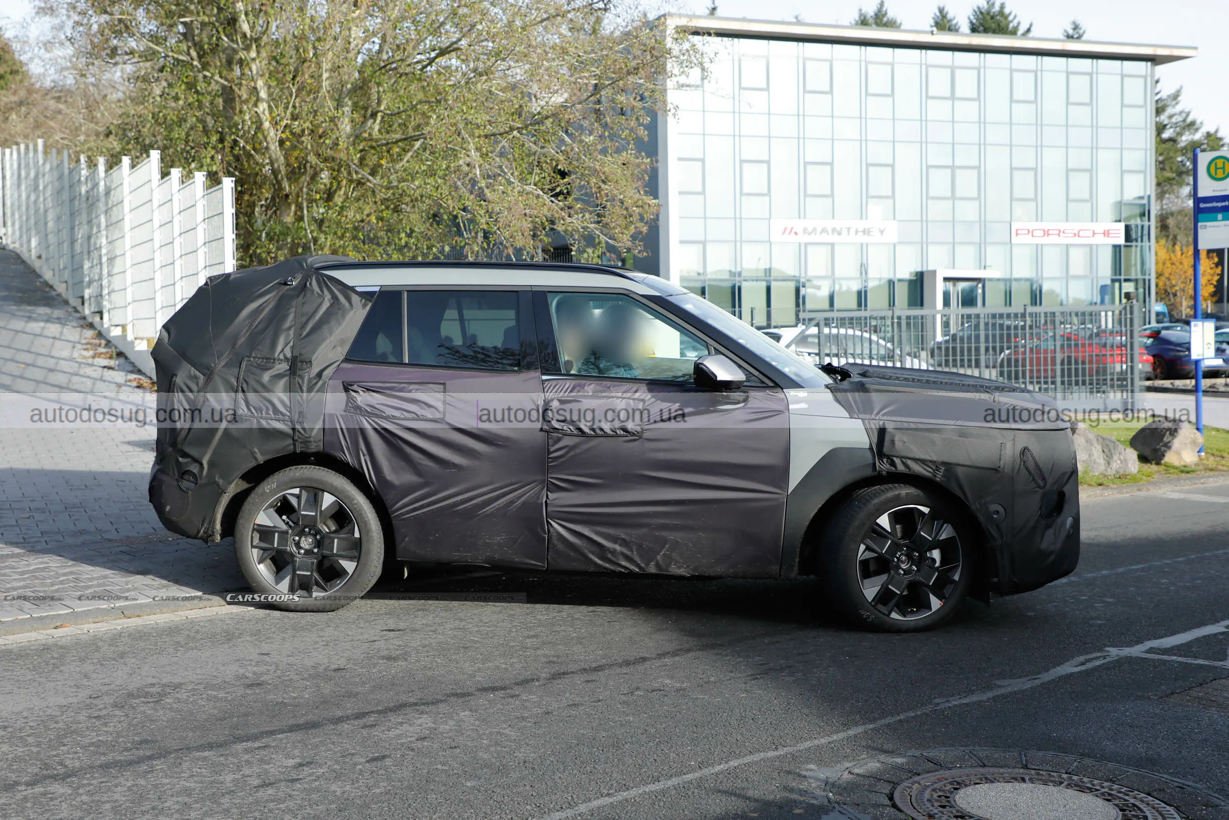 Новий Hyundai Tucson перейняв квадратний стиль та має голосове керування