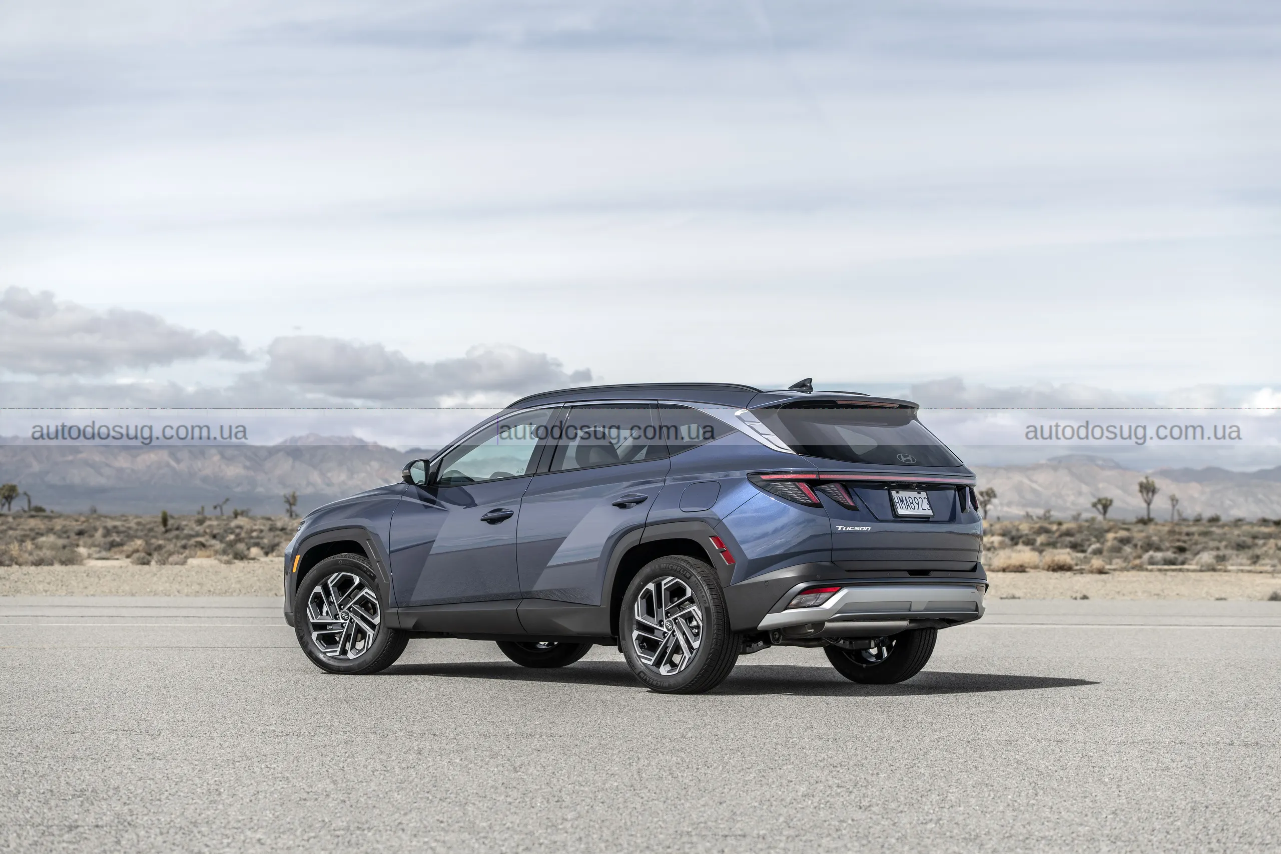 Новий Hyundai Tucson перейняв квадратний стиль та має голосове керування