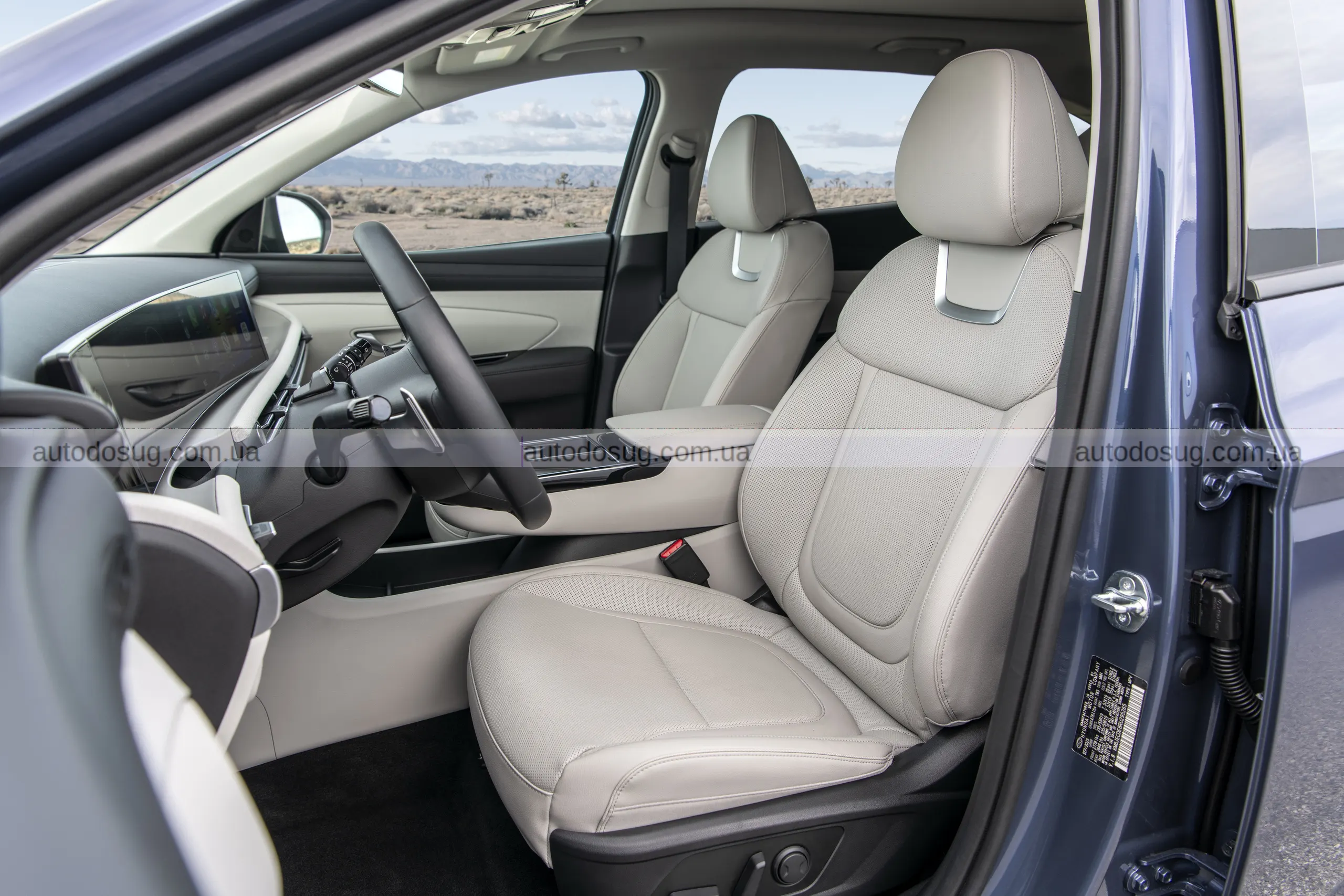 Новий Hyundai Tucson перейняв квадратний стиль та має голосове керування