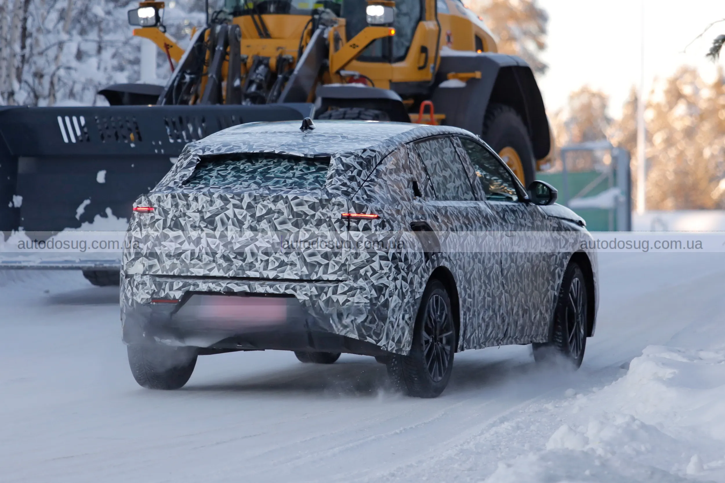 Новий Lancia Gamma з’явився на дорогах і приховує знайоме ім’я