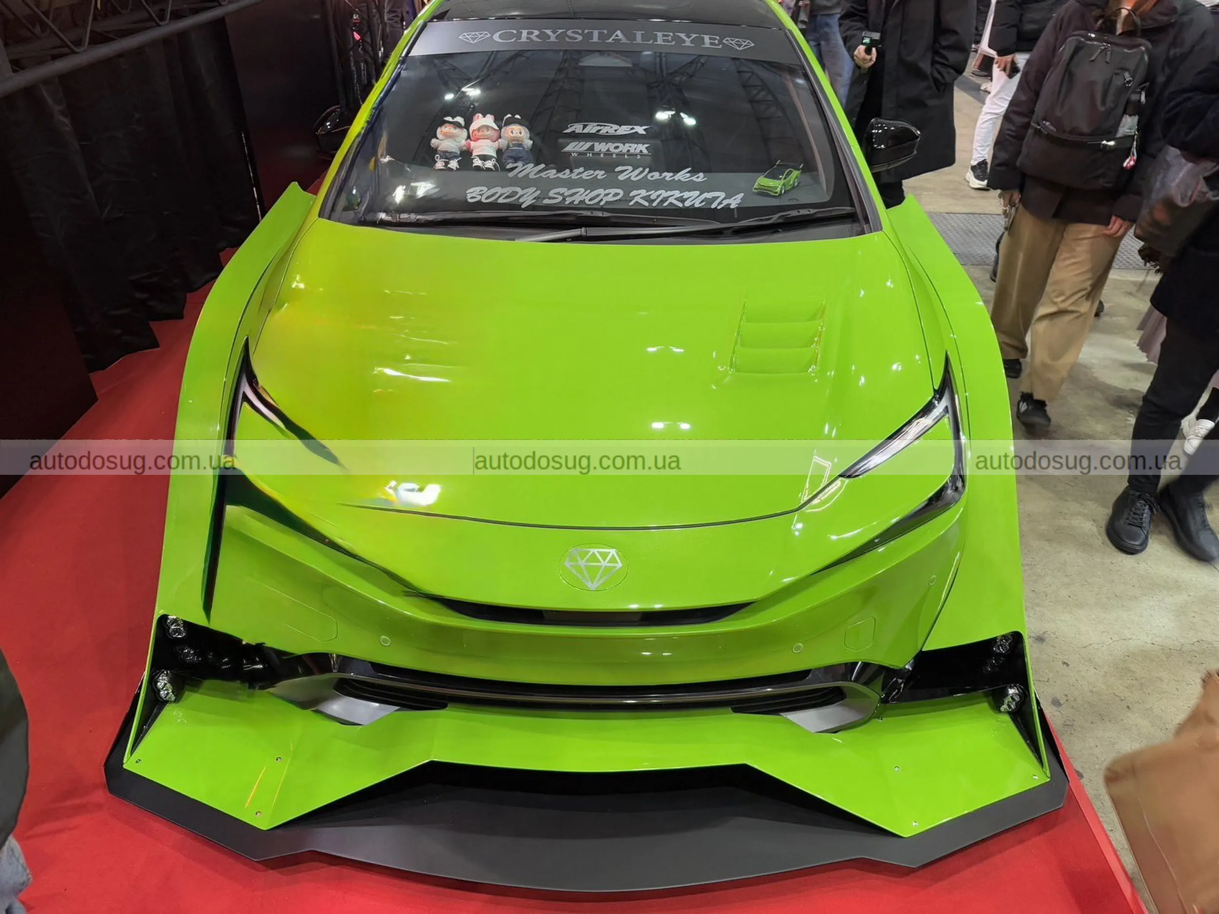 Стиль Bosozoku перетворює Toyota Prius на шалений шоу-кар