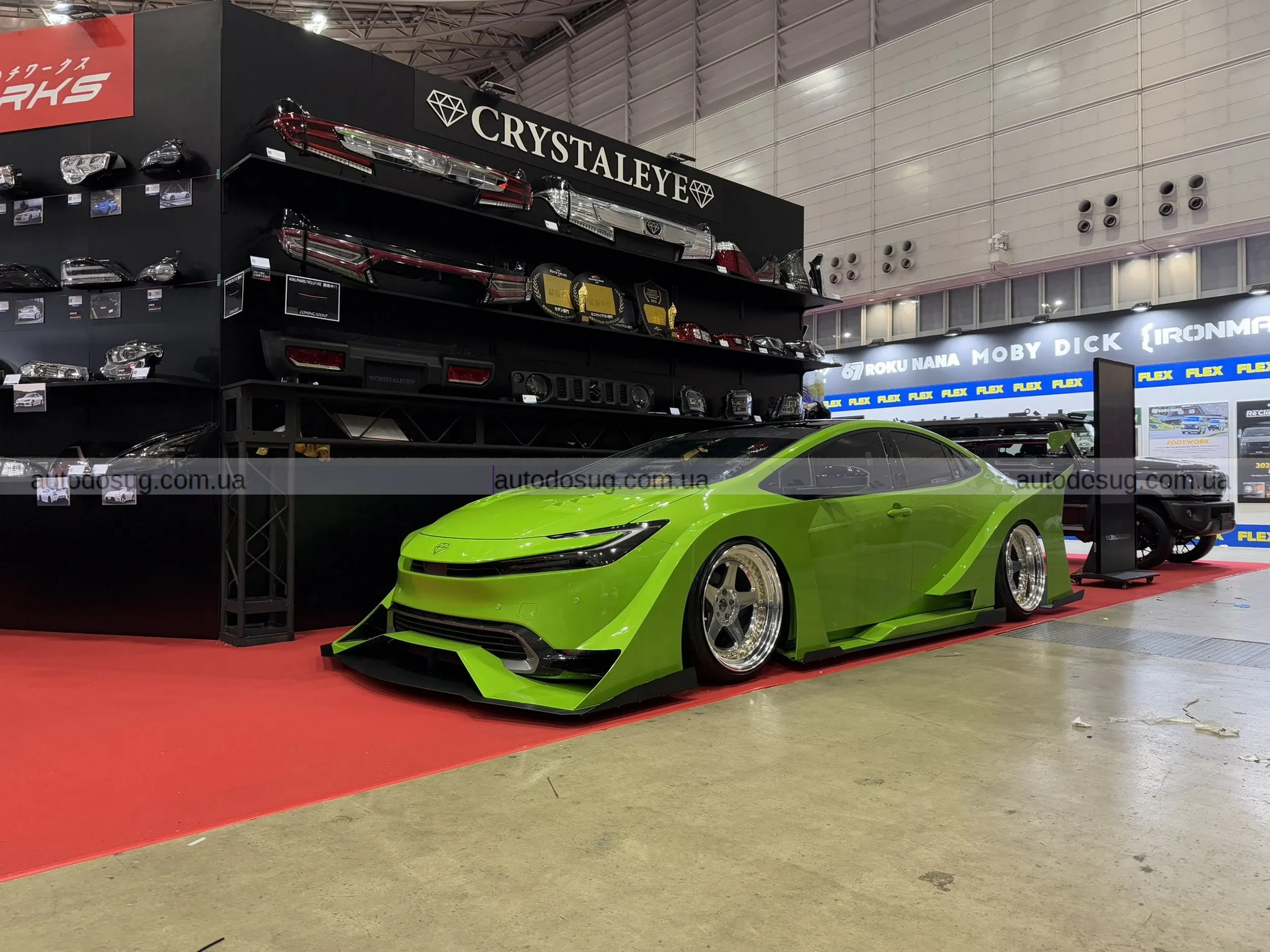 Стиль Bosozoku перетворює Toyota Prius на шалений шоу-кар
